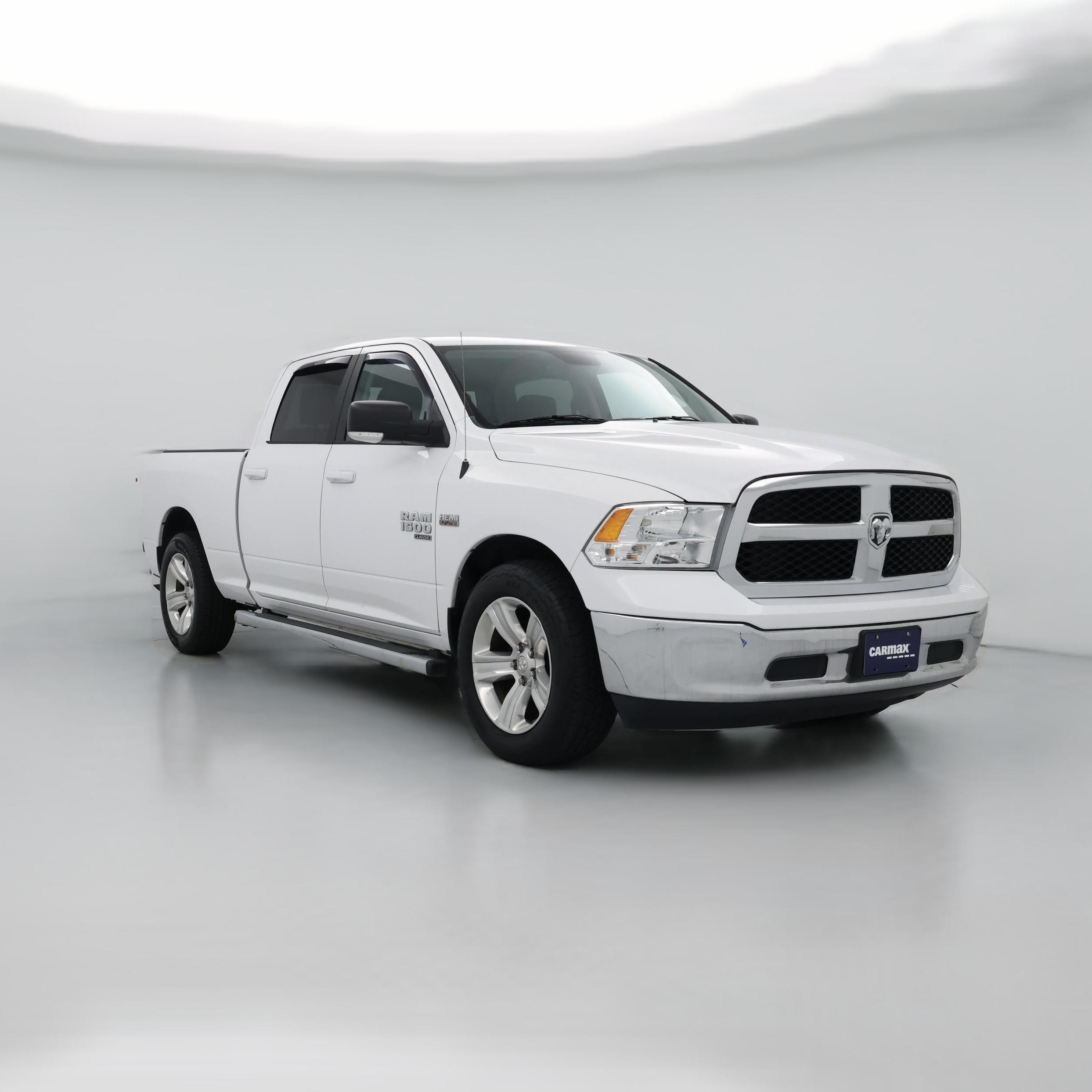 Thumbnail: 2020 RAM 1500 Classic - 1