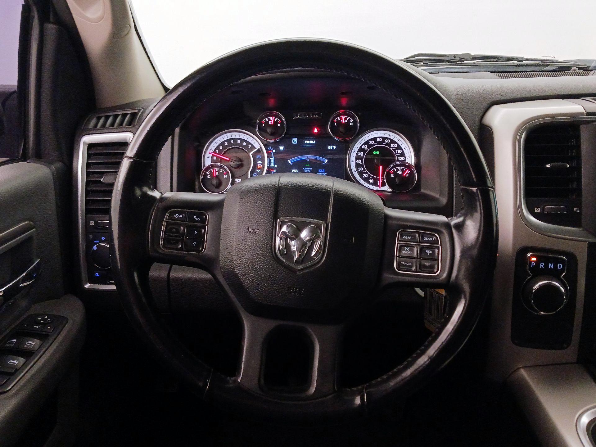Thumbnail: 2020 RAM 1500 Classic - 10