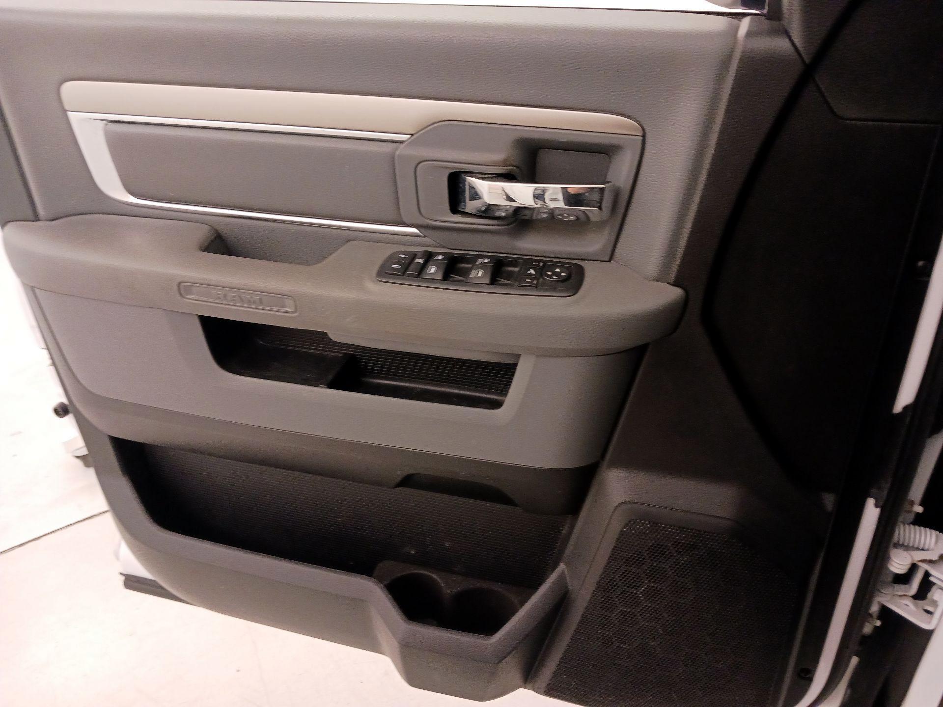 Thumbnail: 2020 RAM 1500 Classic - 12