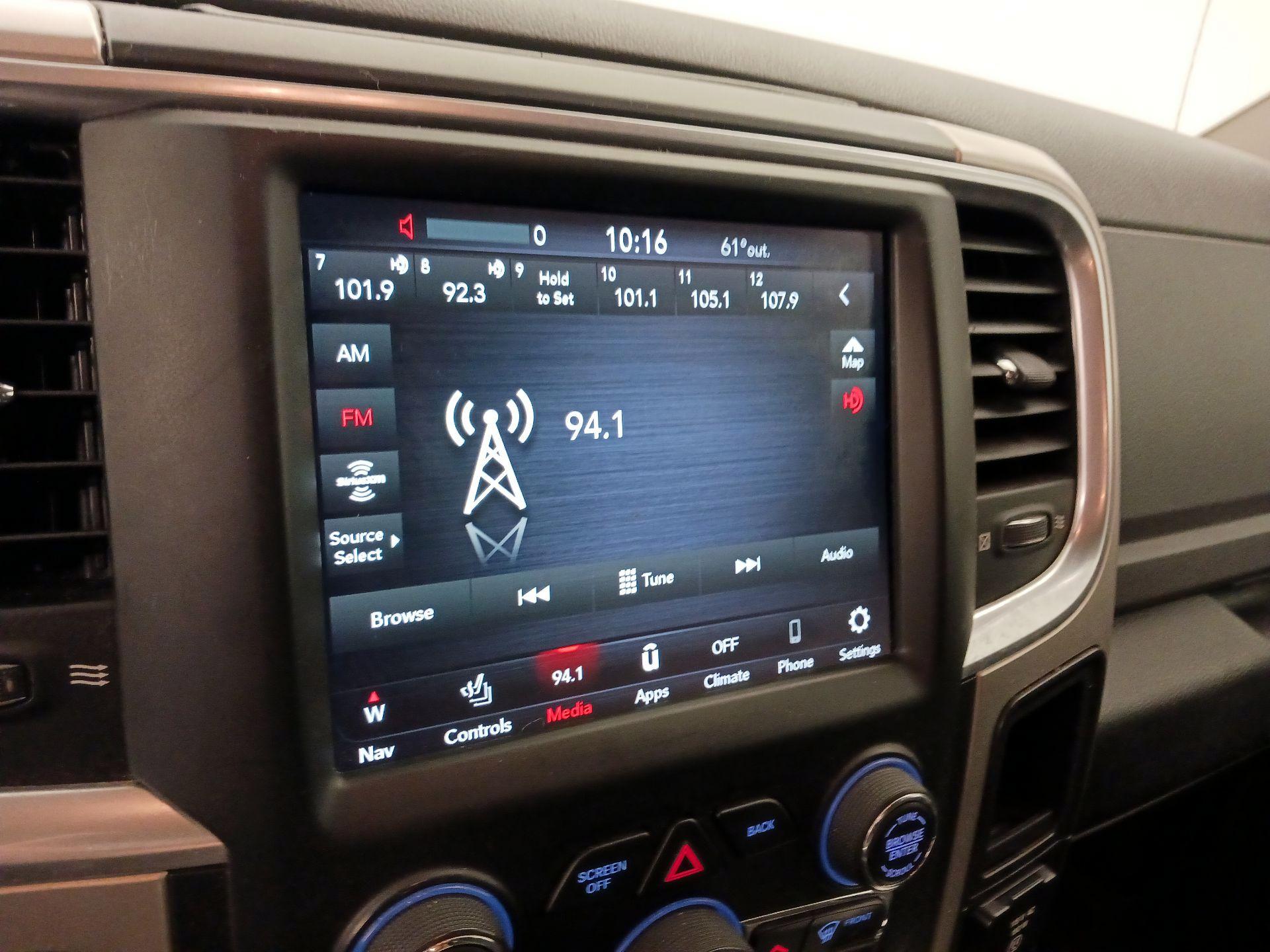 Thumbnail: 2020 RAM 1500 Classic - 16