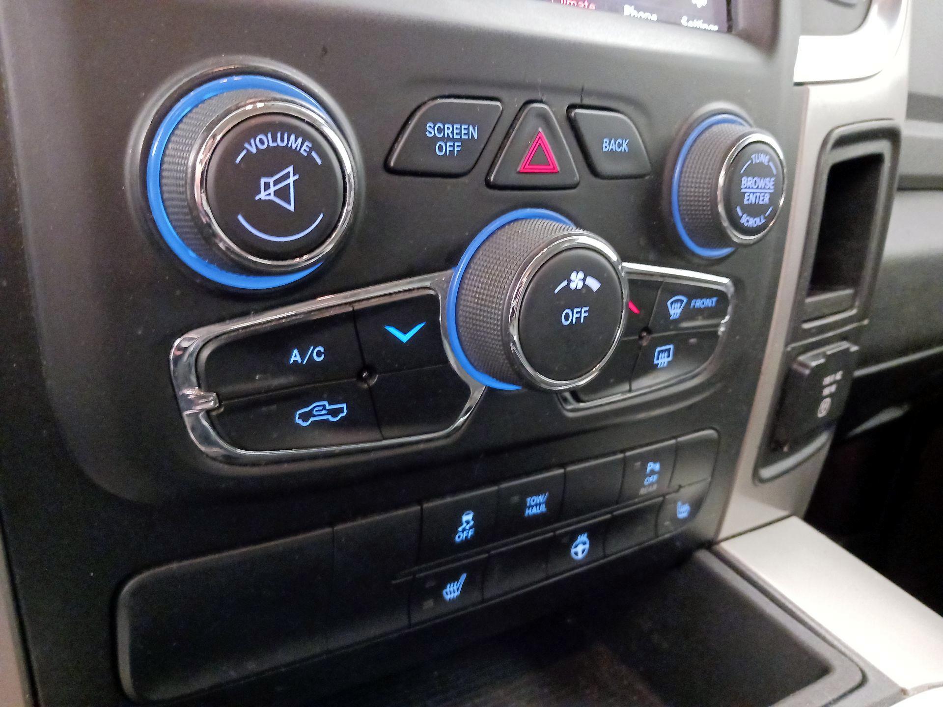 Thumbnail: 2020 RAM 1500 Classic - 17