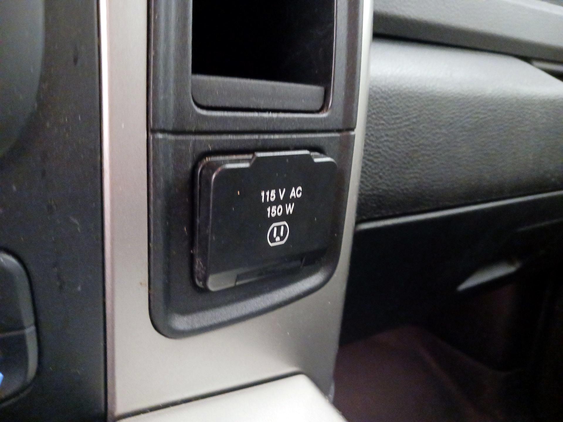 Thumbnail: 2020 RAM 1500 Classic - 19