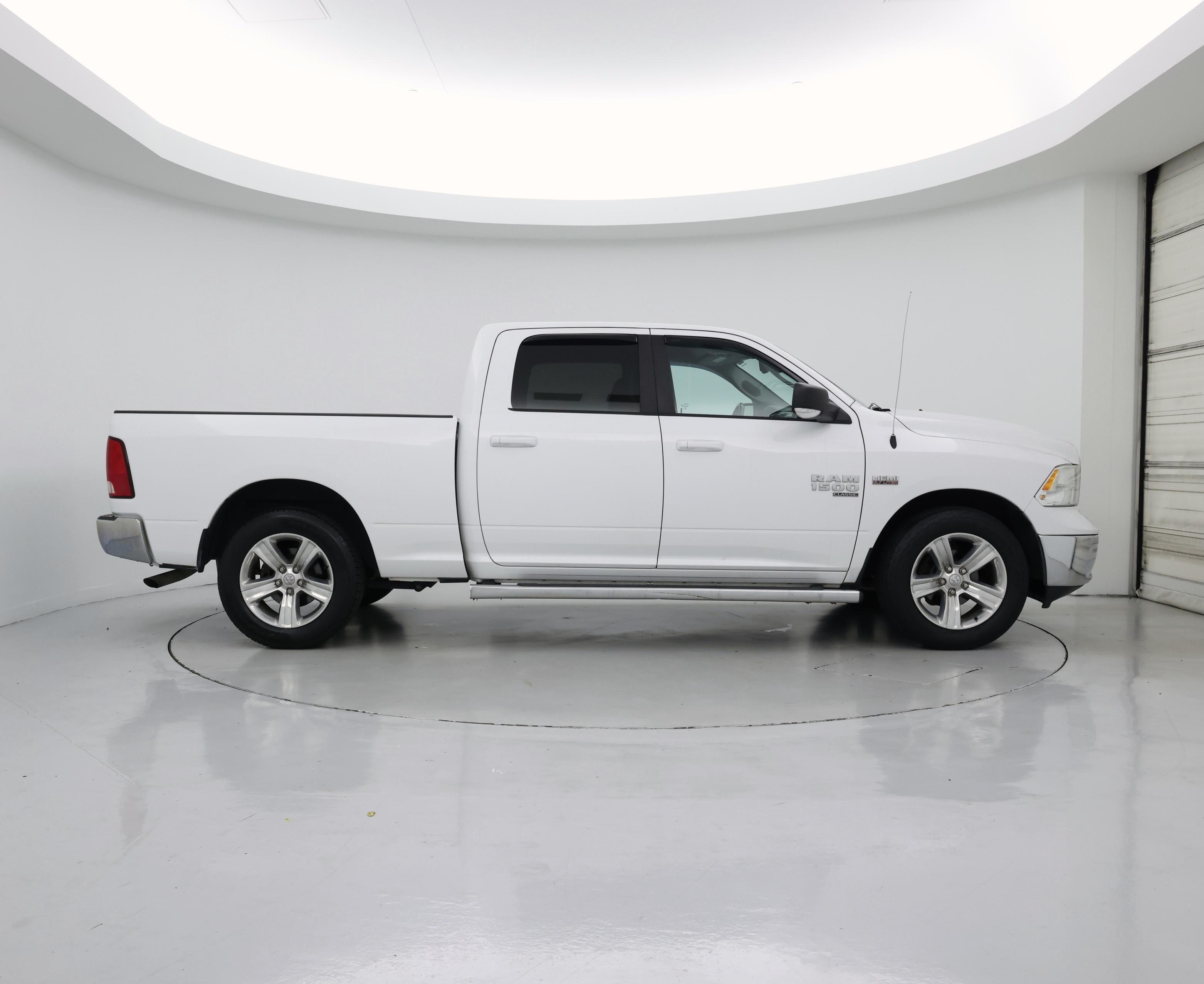 Thumbnail: 2020 RAM 1500 Classic - 7