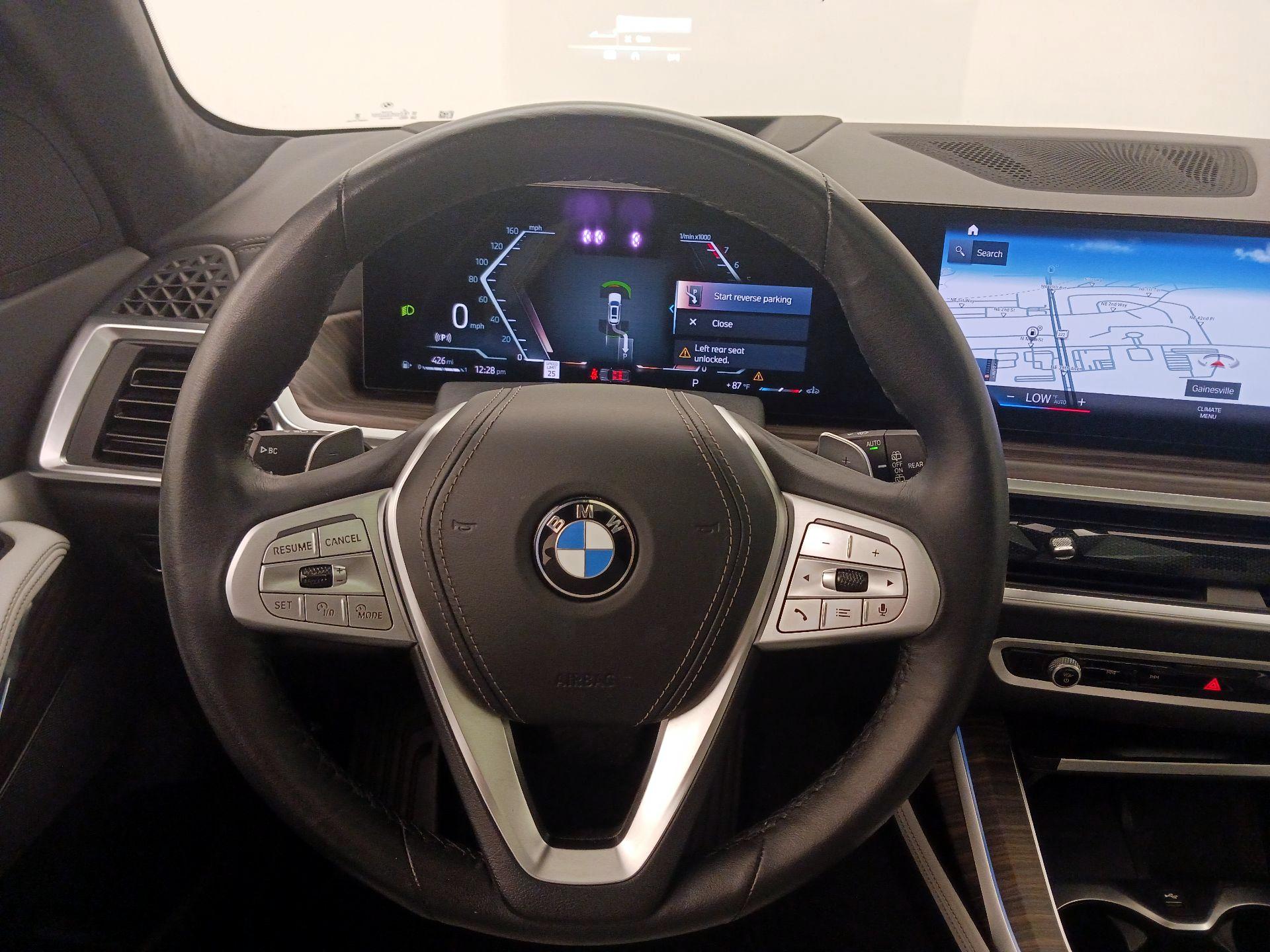 Thumbnail: 2023 BMW X7 - 10