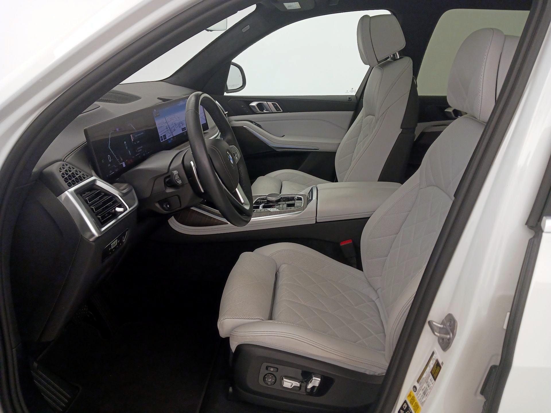 Thumbnail: 2023 BMW X7 - 11