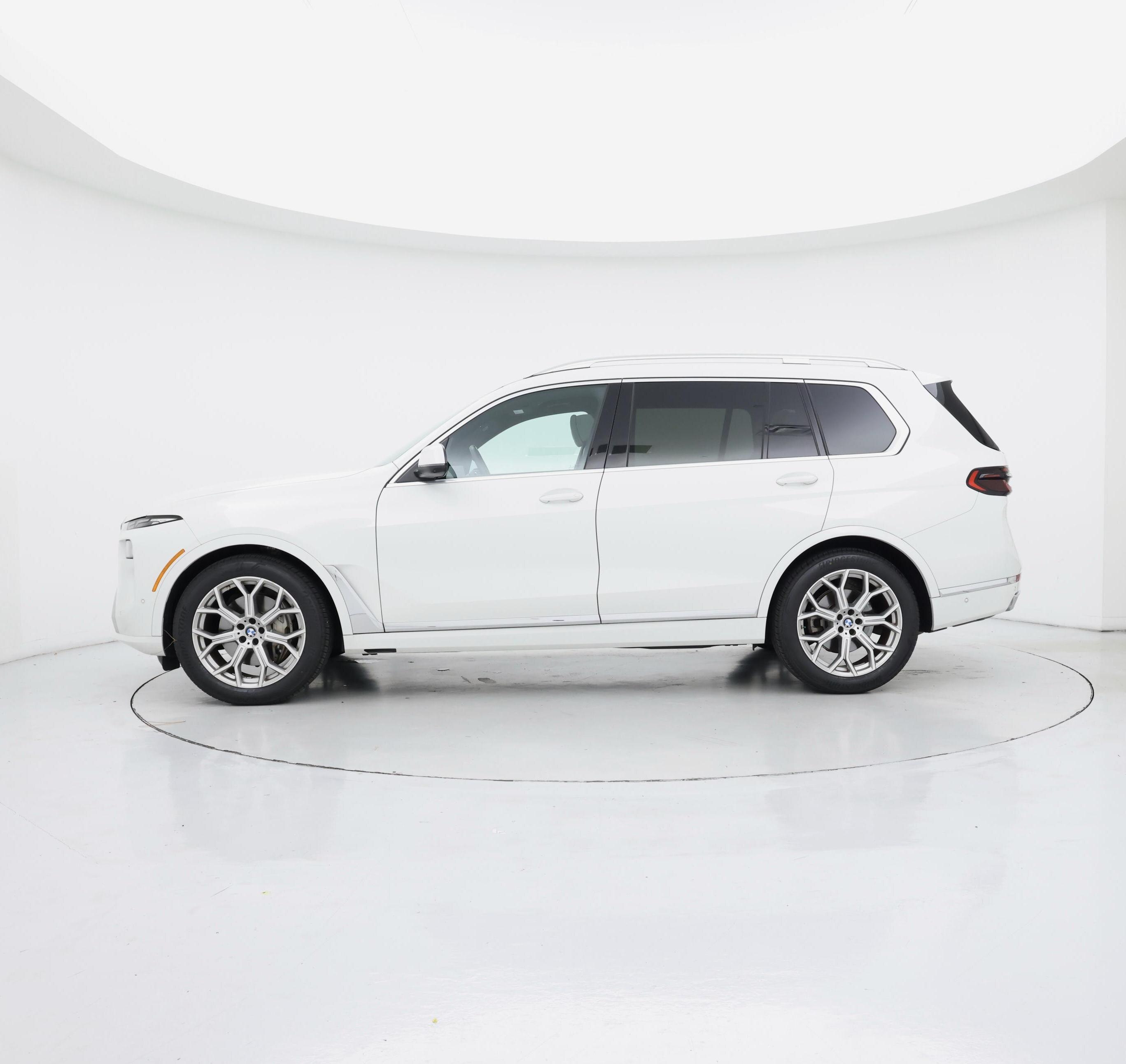 Thumbnail: 2023 BMW X7 - 3