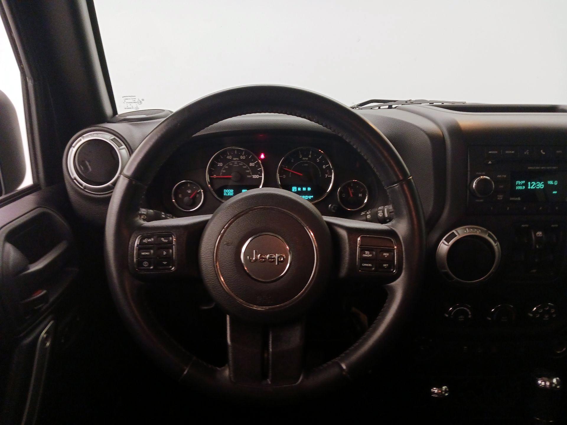 Thumbnail: 2016 Jeep Wrangler - 10
