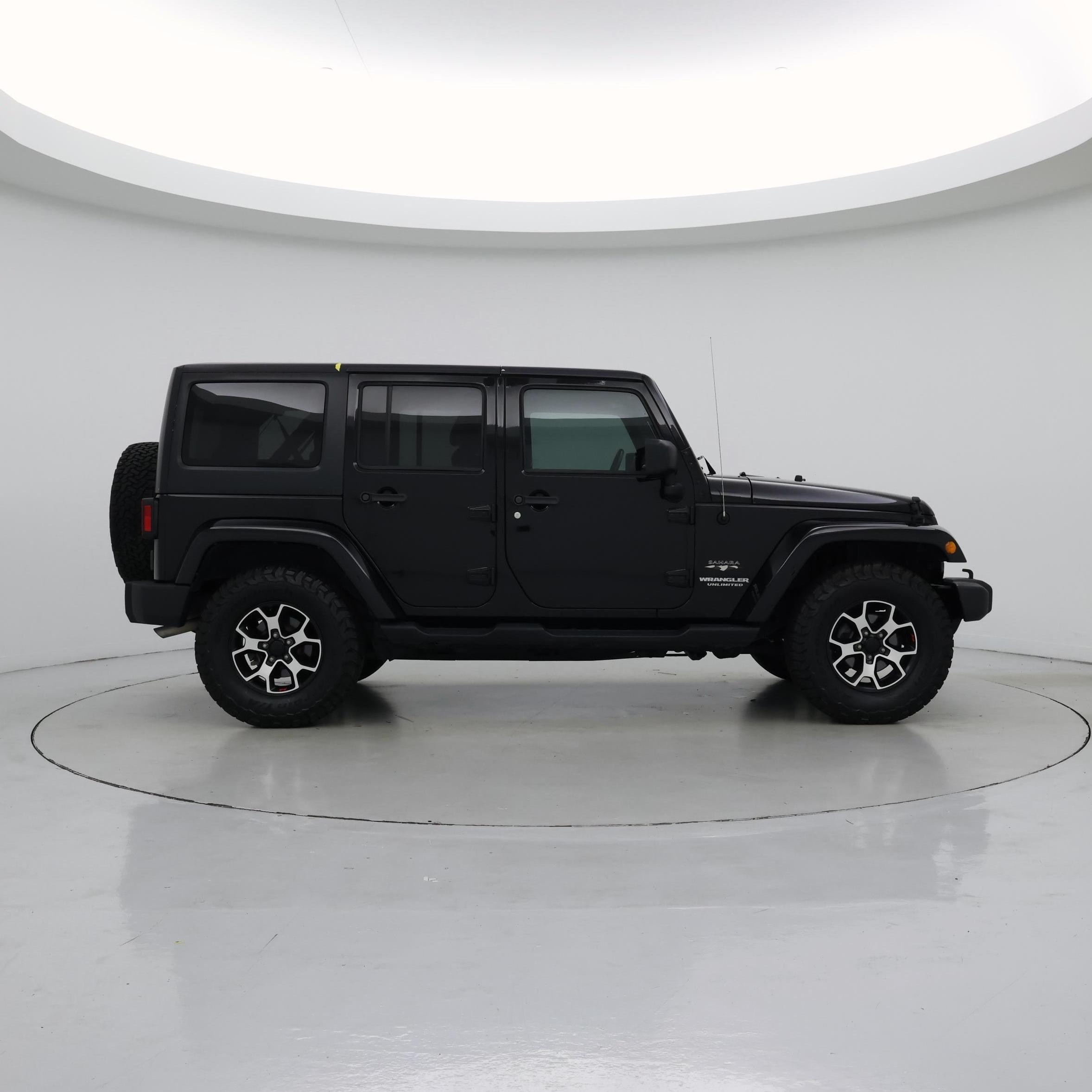 Thumbnail: 2016 Jeep Wrangler - 7