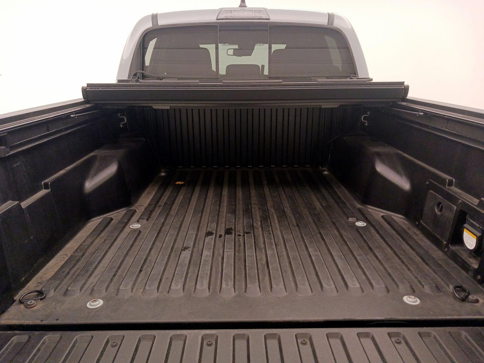 Thumbnail: 2021 Toyota Tacoma - 20