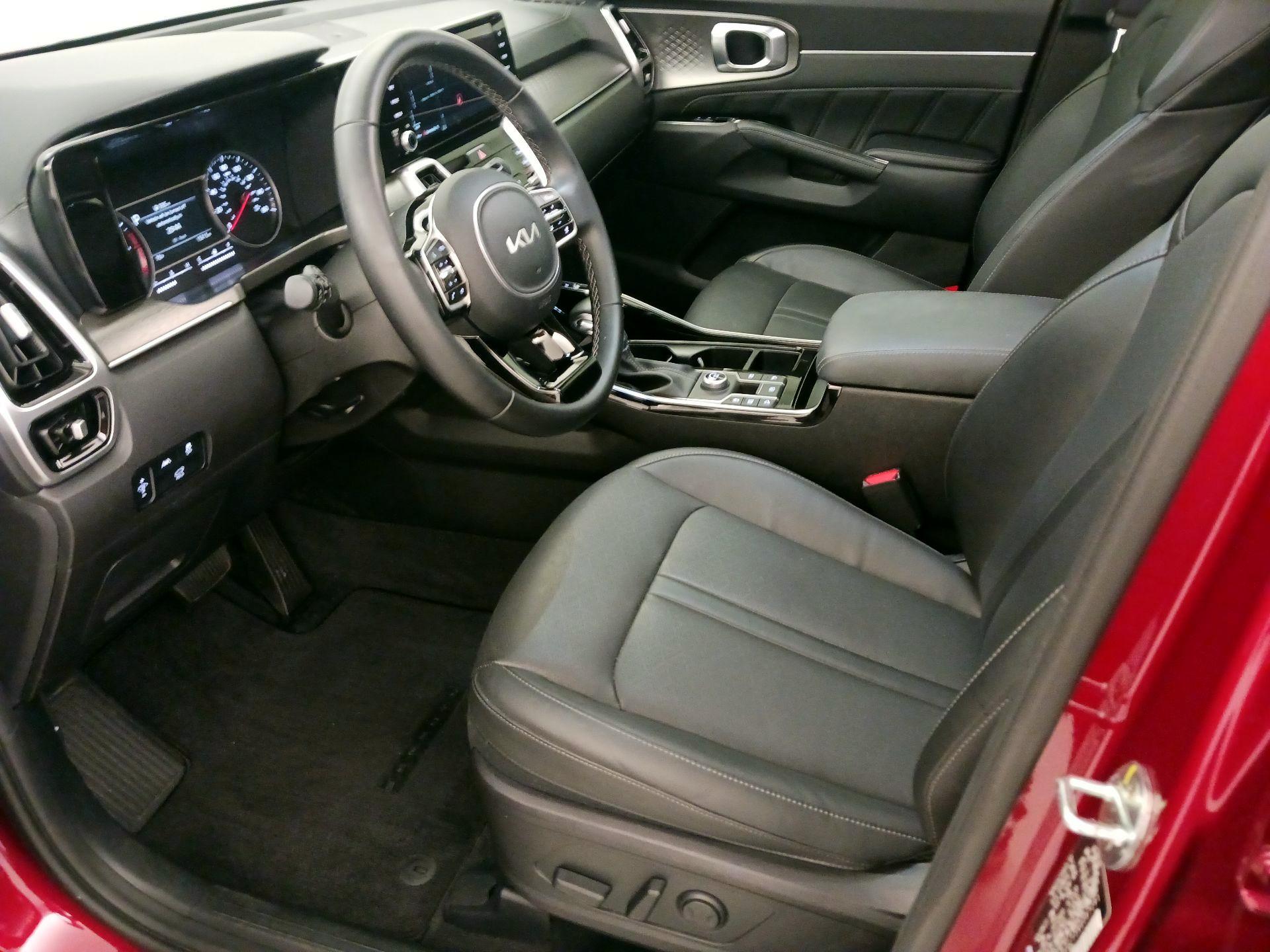 Thumbnail: 2022 Kia Sorento - 11