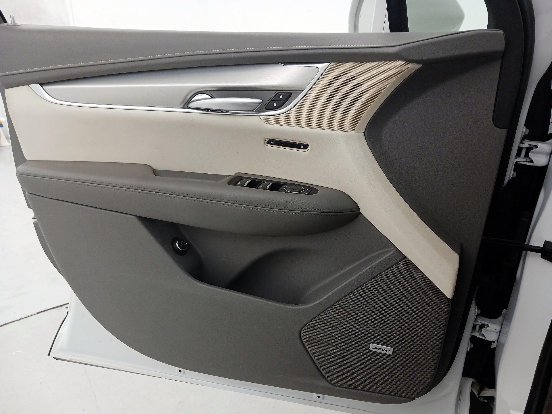 Thumbnail: 2019 Cadillac XT5 - 12