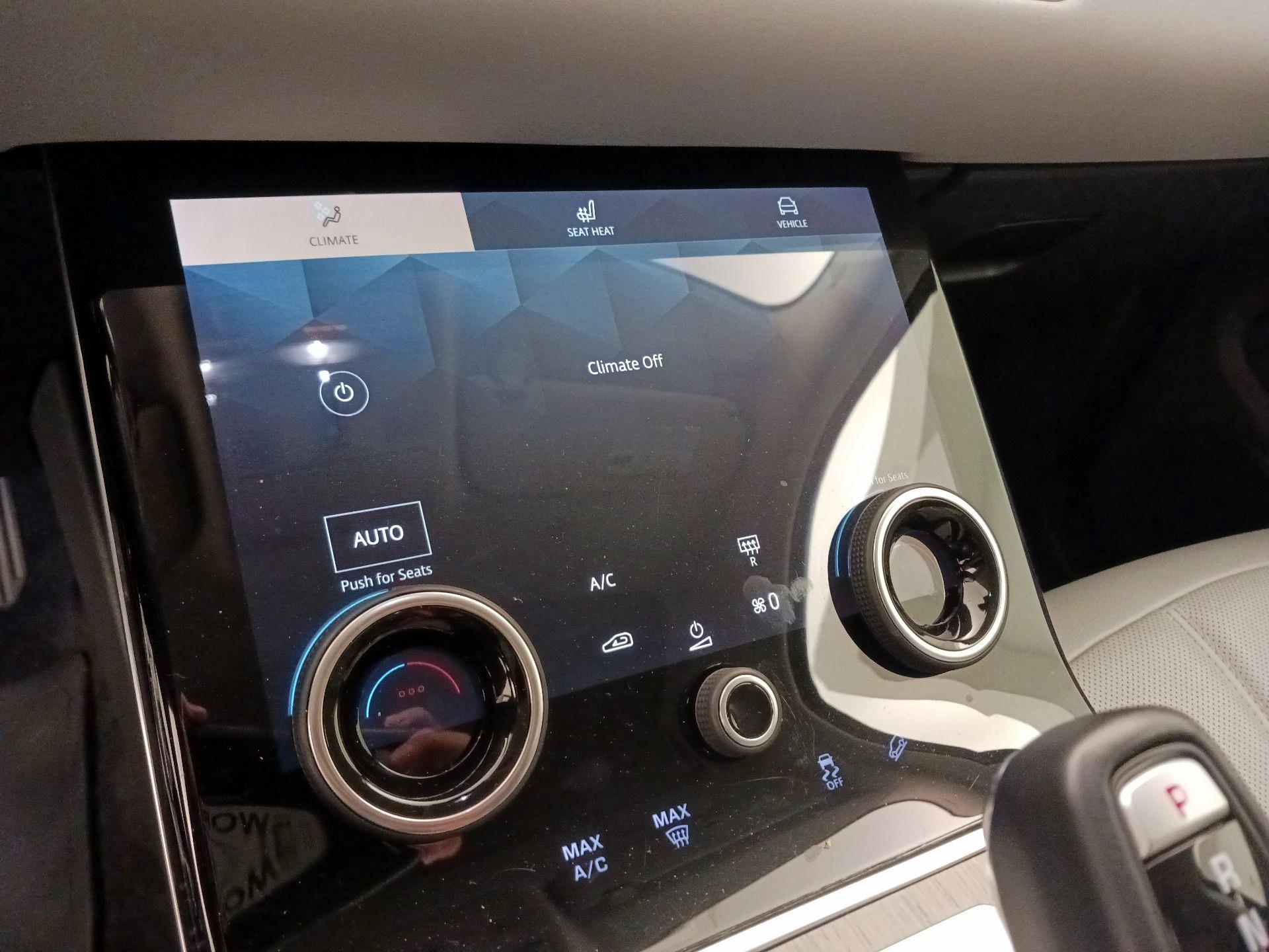 Thumbnail: 2021 Land Rover Range Rover Evoque - 17