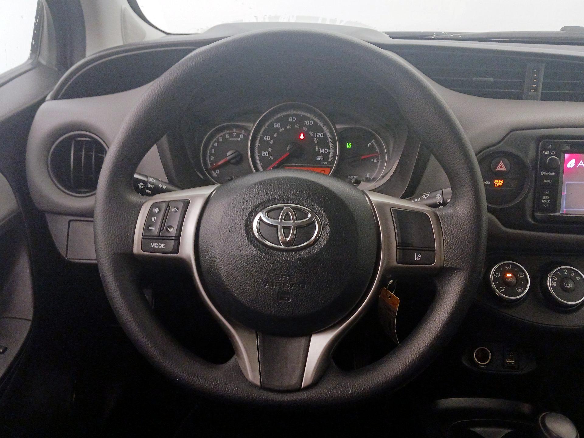 Thumbnail: 2017 Toyota Yaris - 10