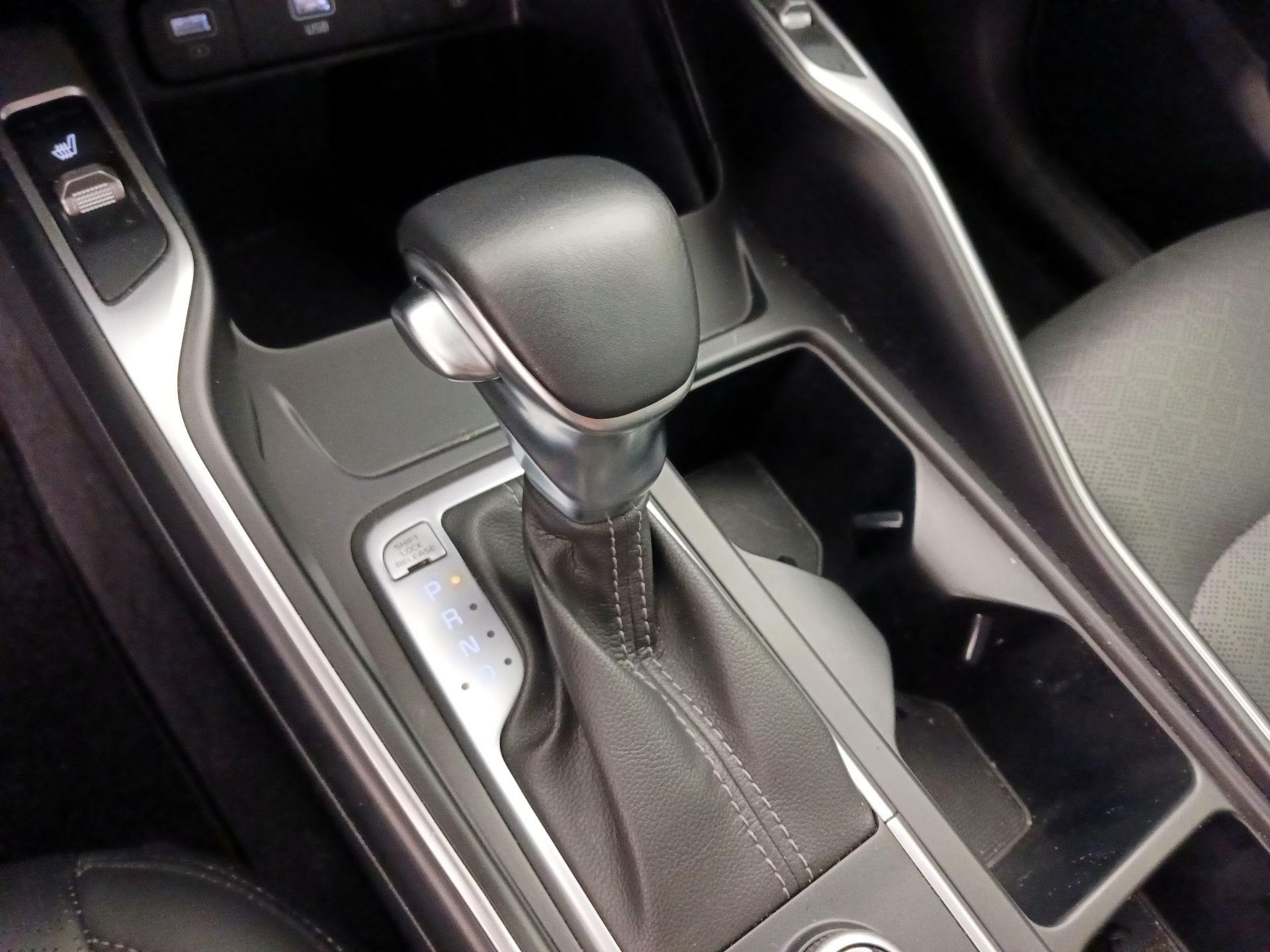 Thumbnail: 2023 Kia Sorento - 18