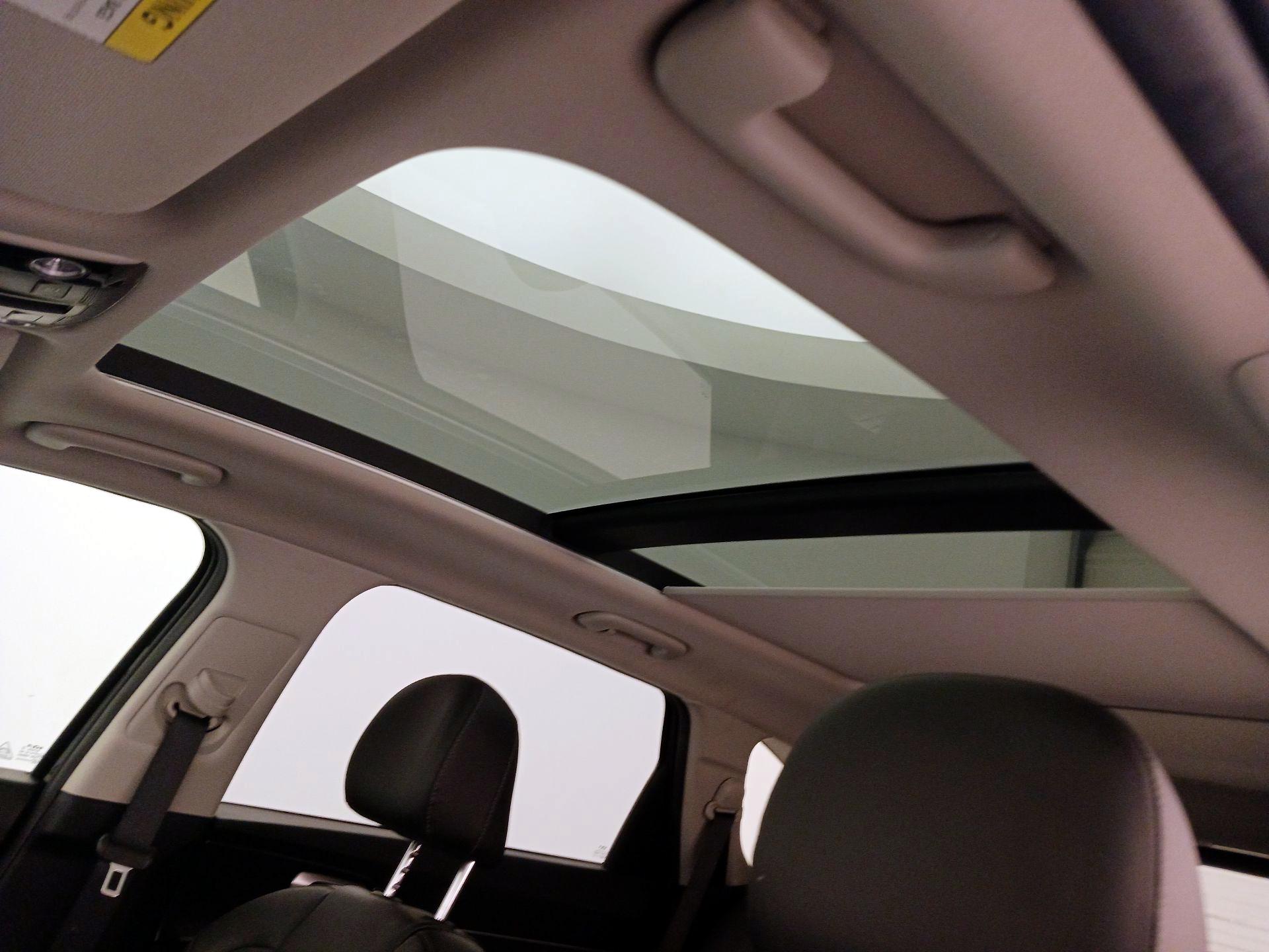 Thumbnail: 2023 Kia Sorento - 20