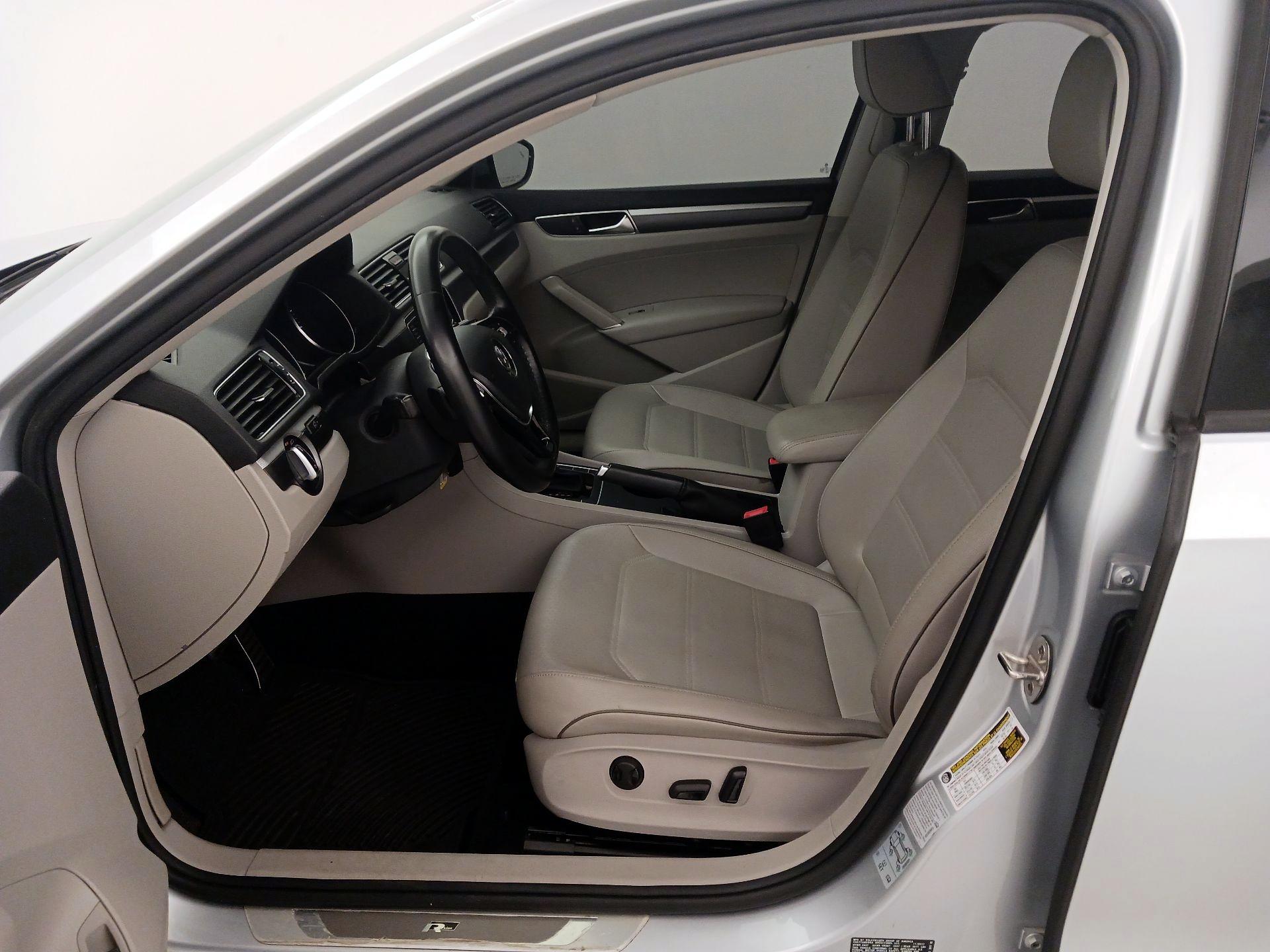 Thumbnail: 2018 Volkswagen Passat - 11
