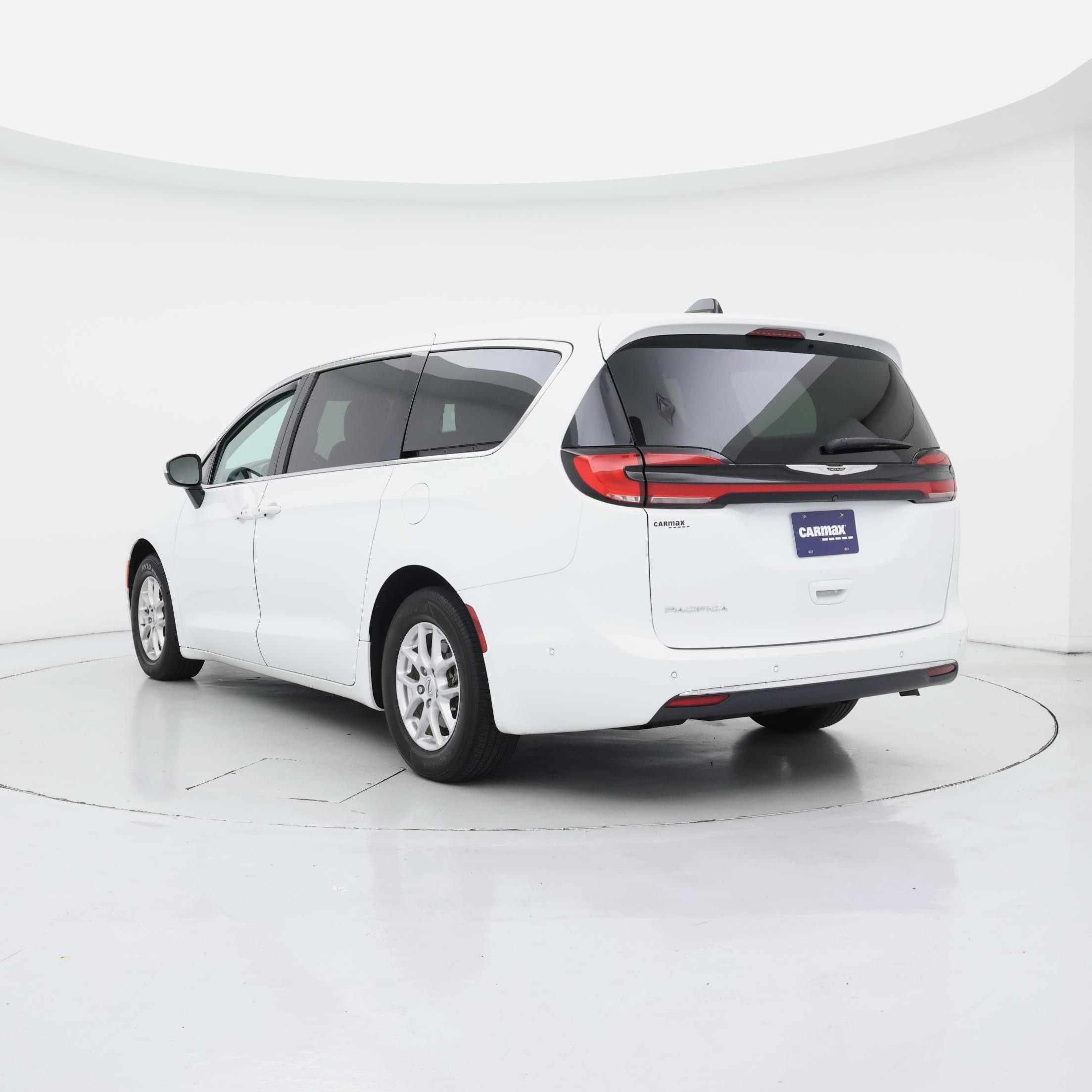 Thumbnail: 2023 Chrysler Pacifica - 2