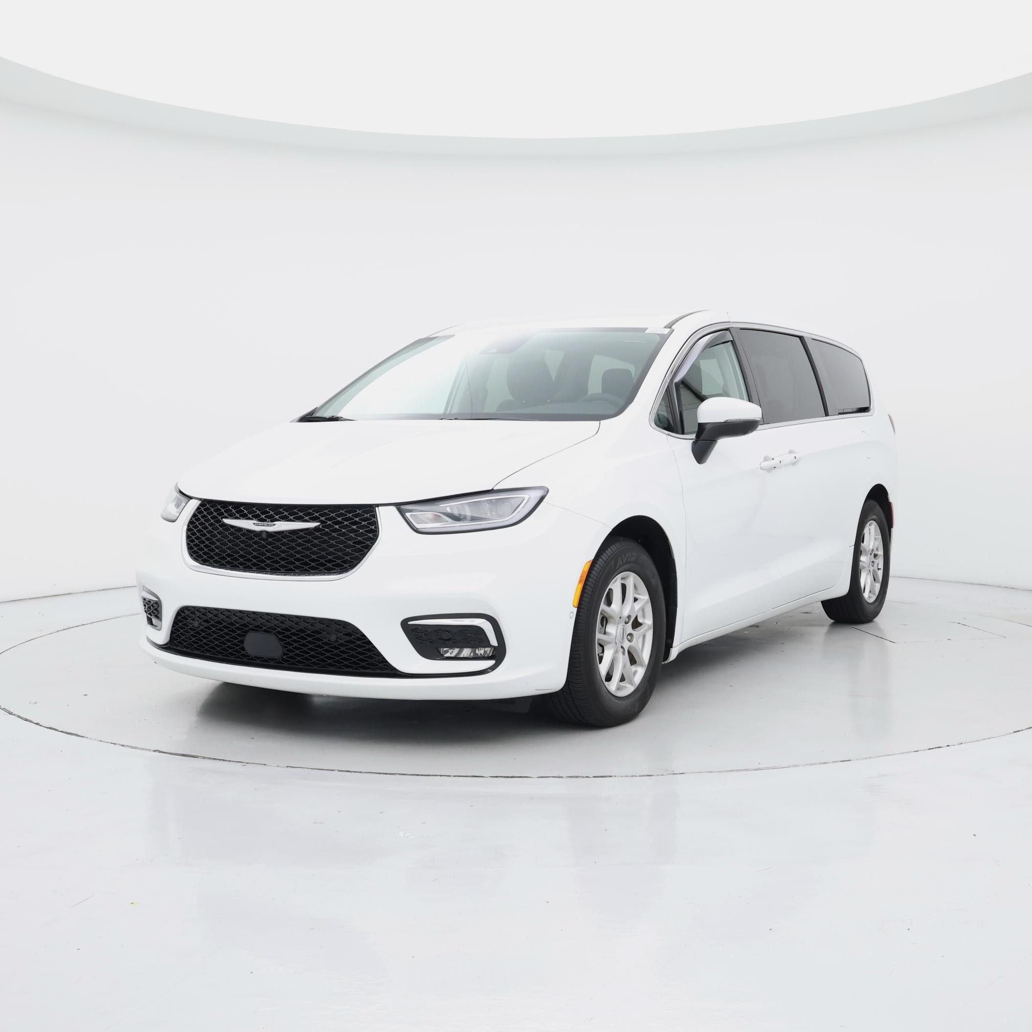 Thumbnail: 2023 Chrysler Pacifica - 4