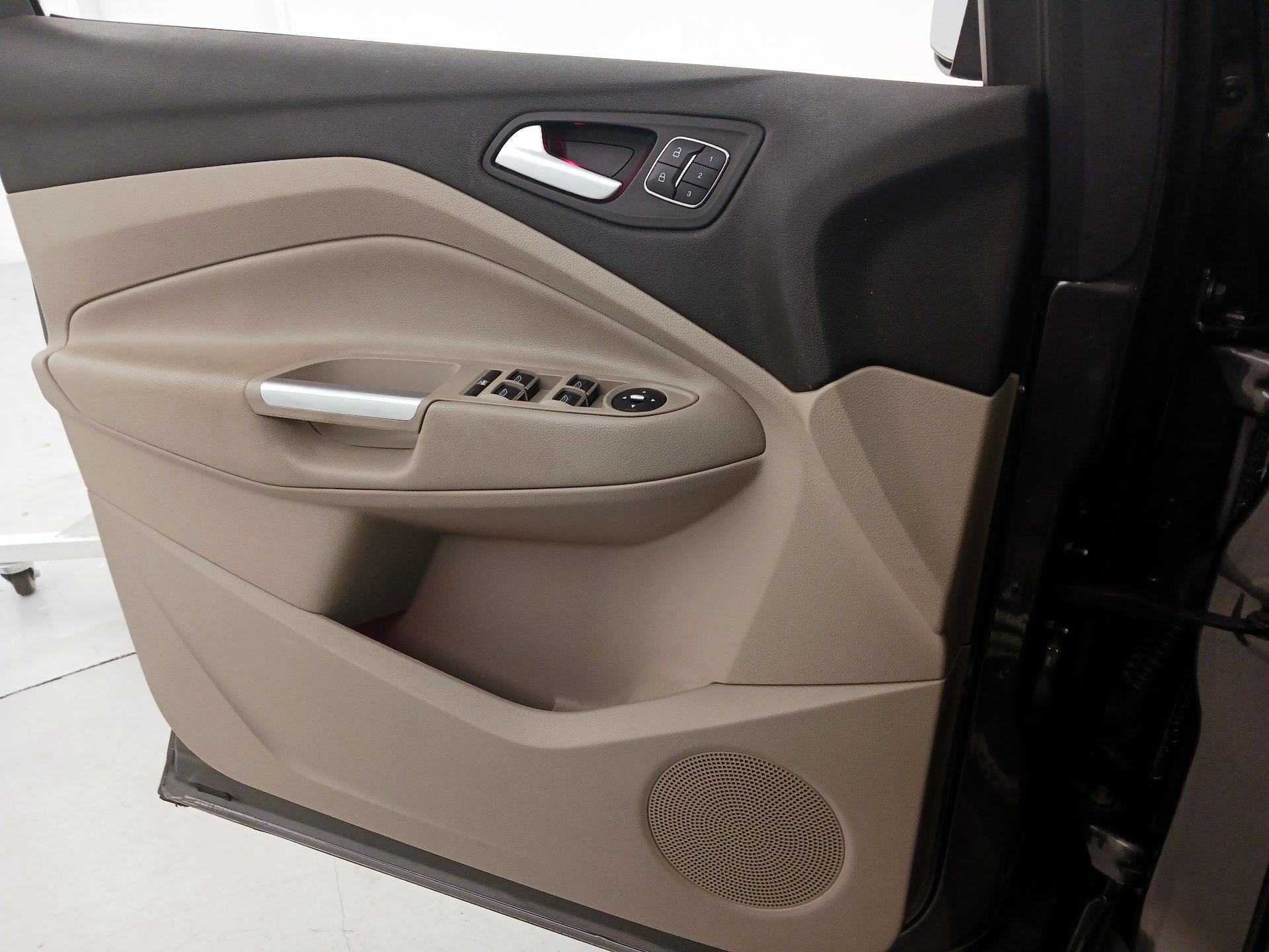 Thumbnail: 2015 Ford Escape - 12