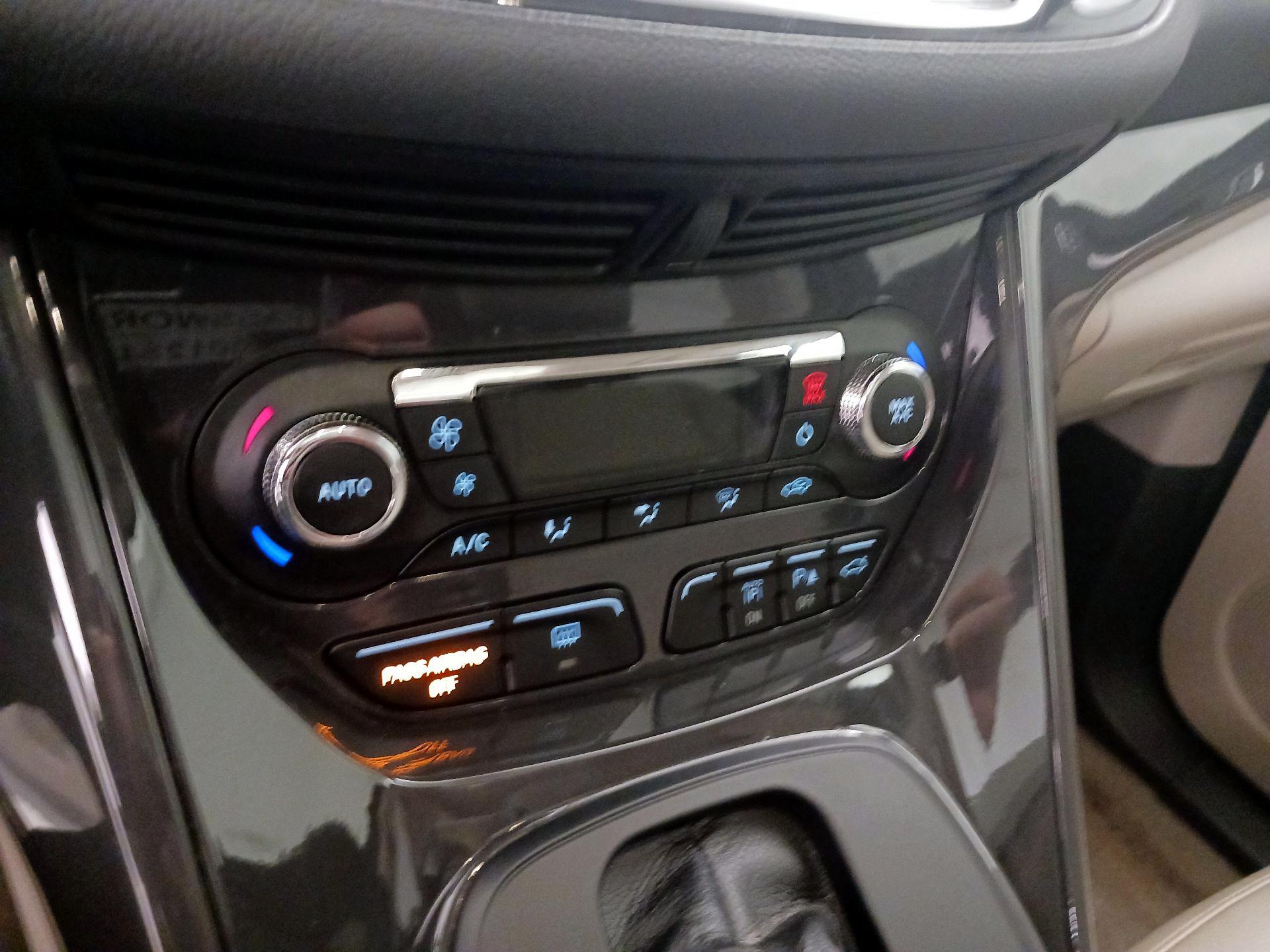 Thumbnail: 2015 Ford Escape - 17