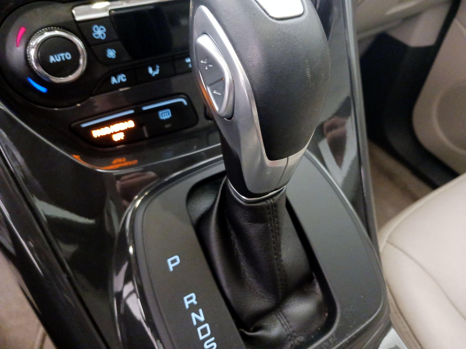 Thumbnail: 2015 Ford Escape - 18