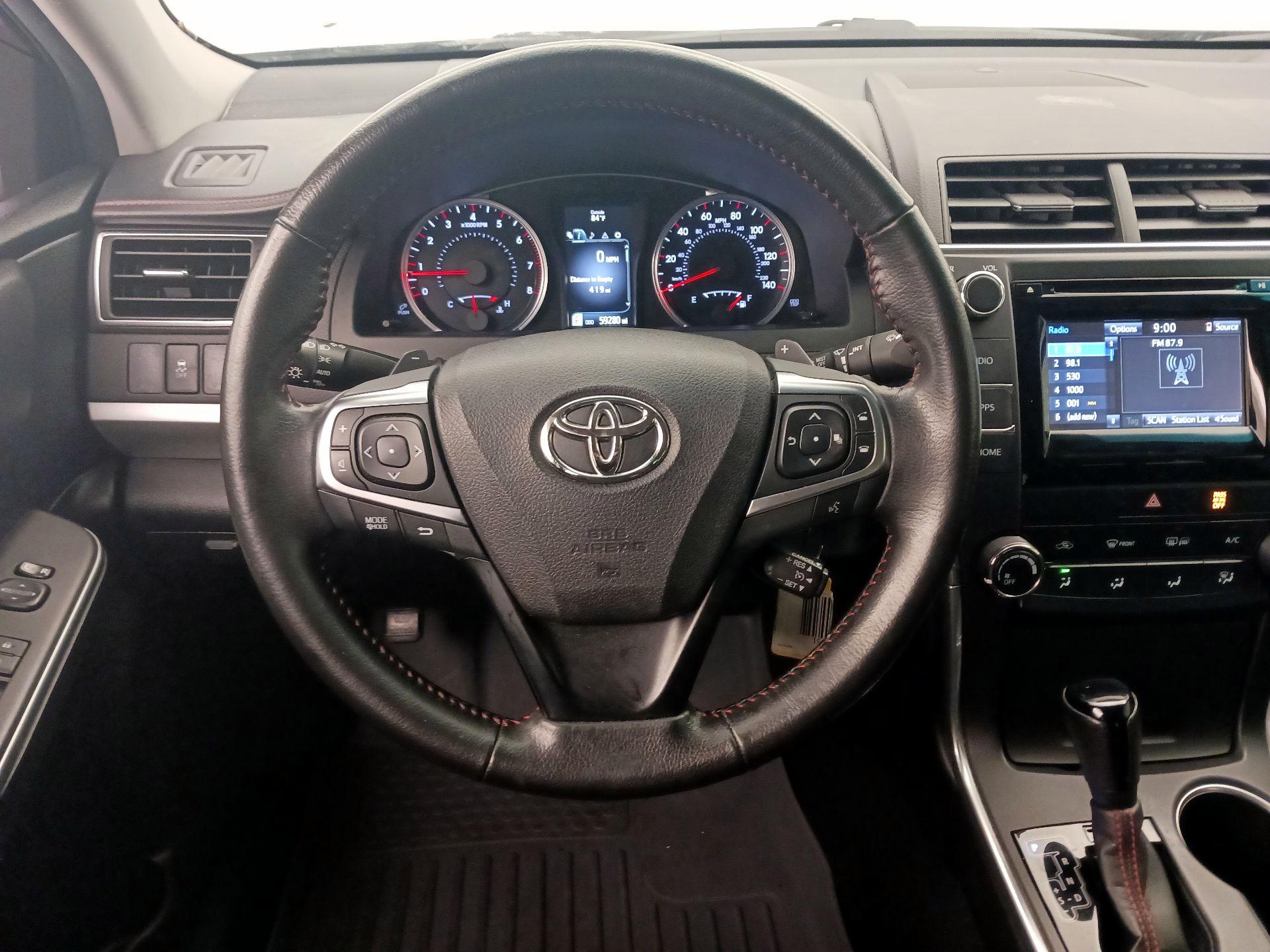 Thumbnail: 2015 Toyota Camry - 10
