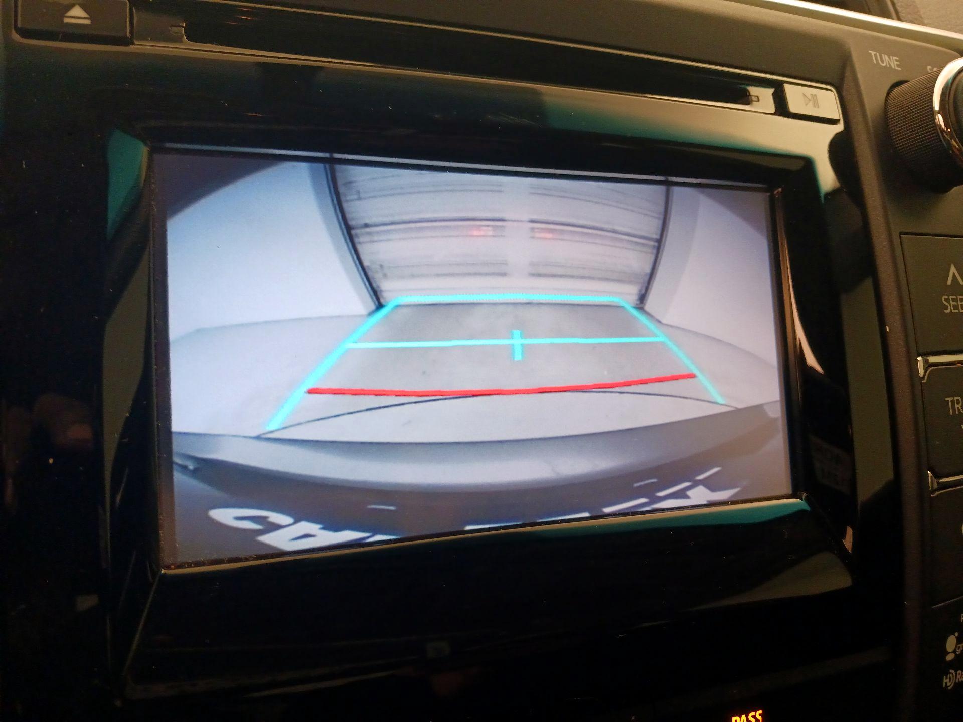 Thumbnail: 2015 Toyota Camry - 14
