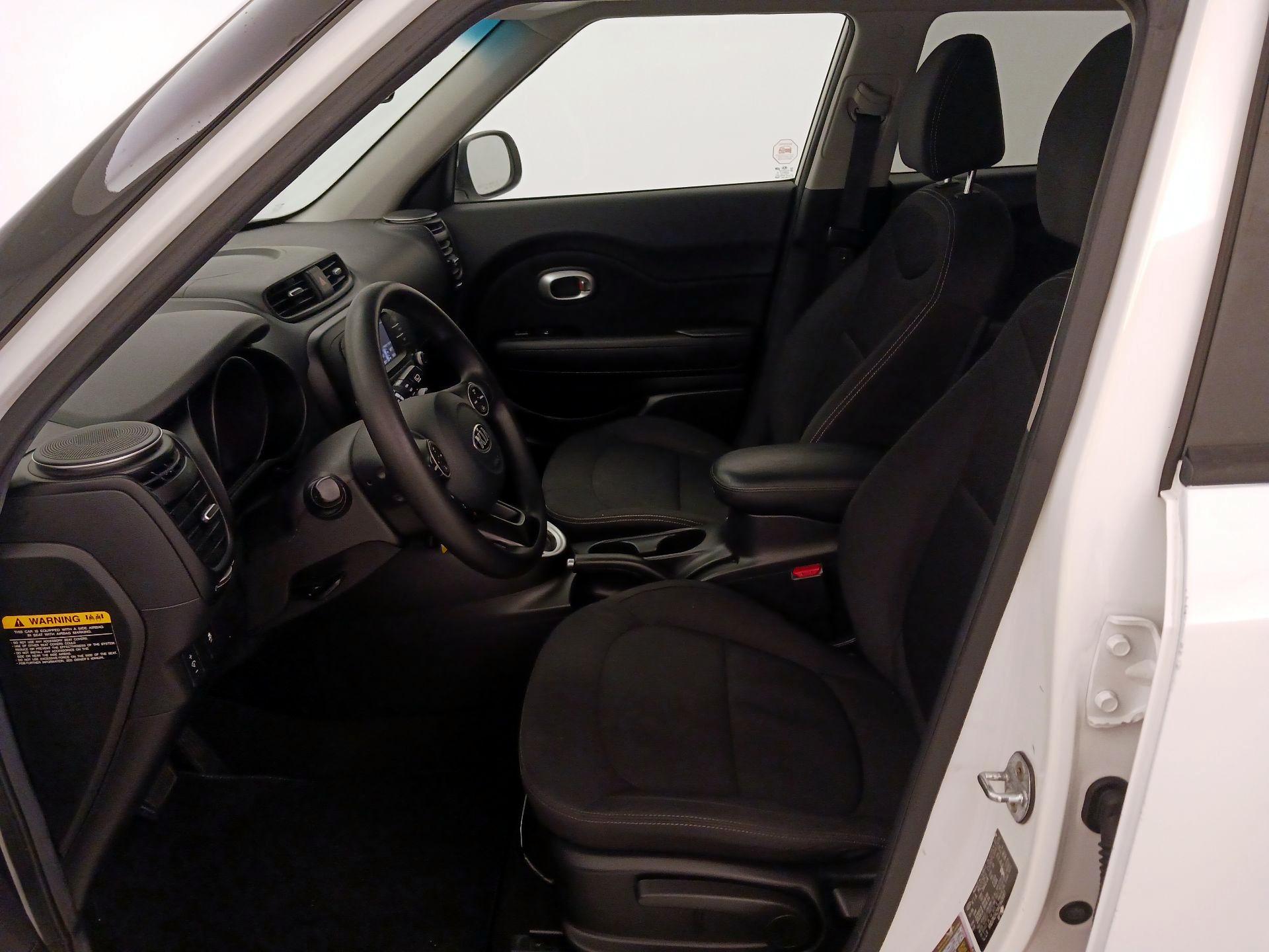 Thumbnail: 2017 Kia Soul - 11