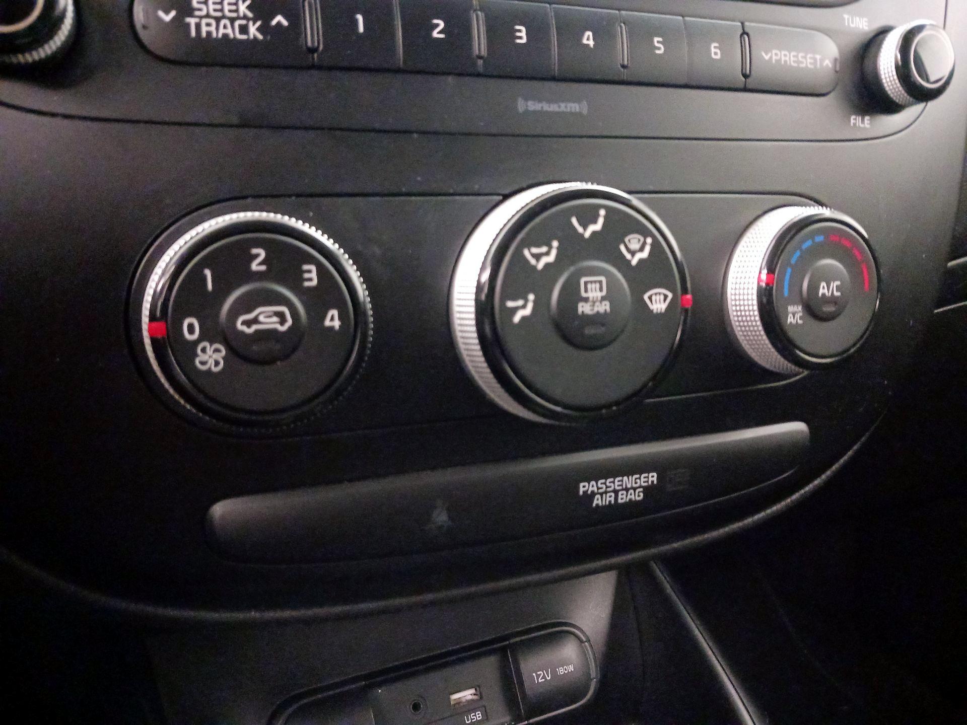 Thumbnail: 2017 Kia Soul - 15