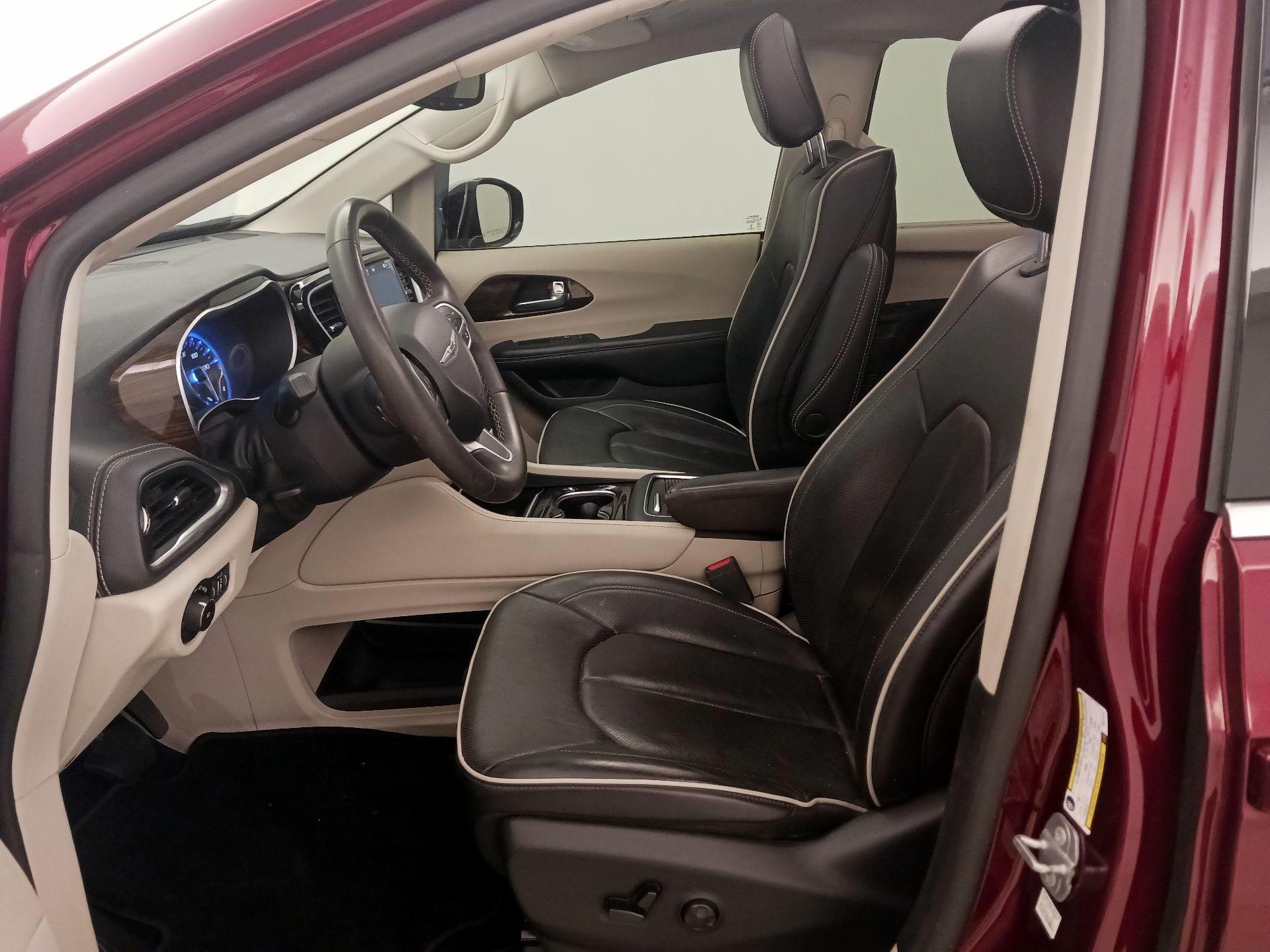 Thumbnail: 2023 Chrysler Pacifica - 11