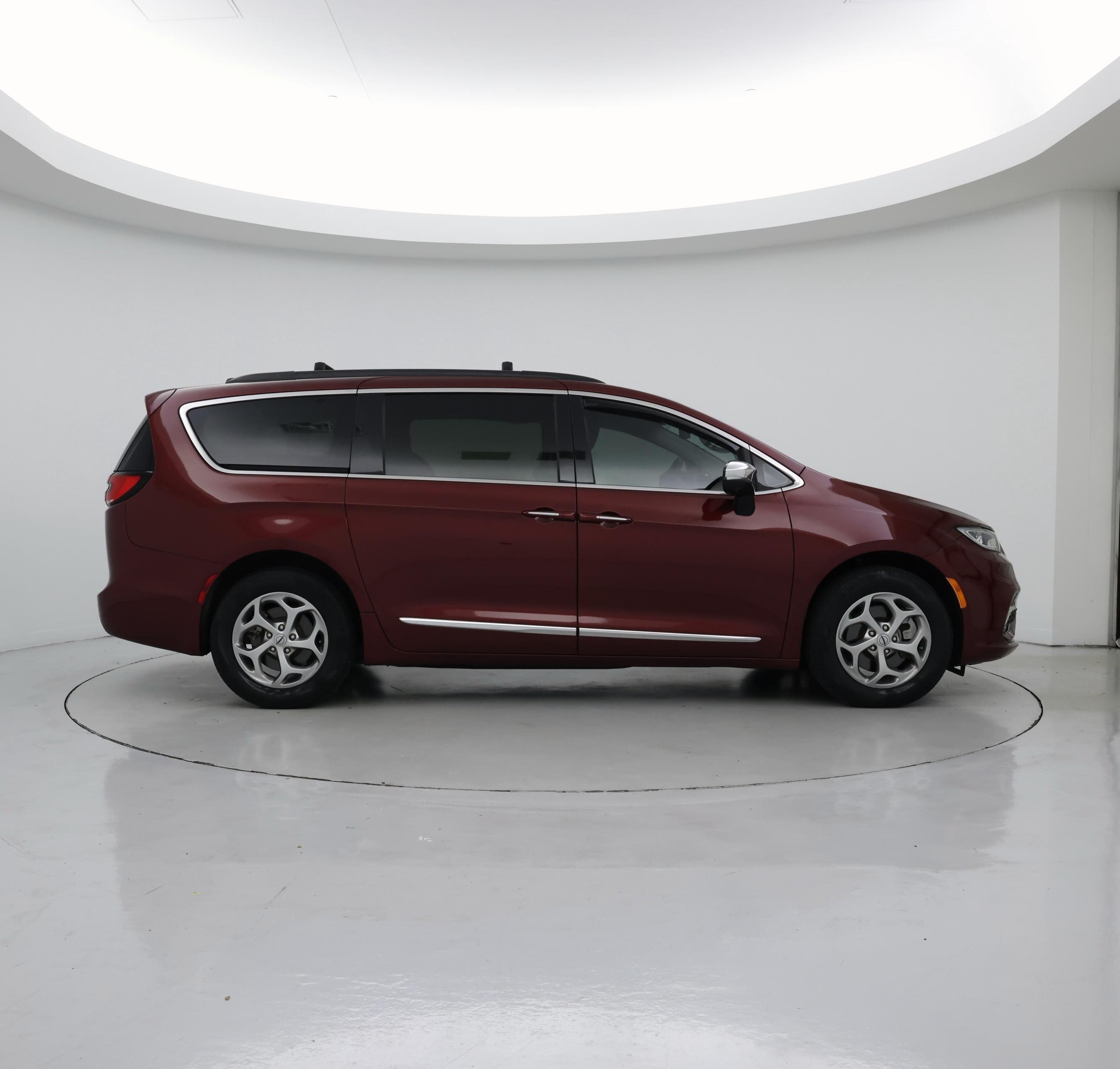 Thumbnail: 2023 Chrysler Pacifica - 7