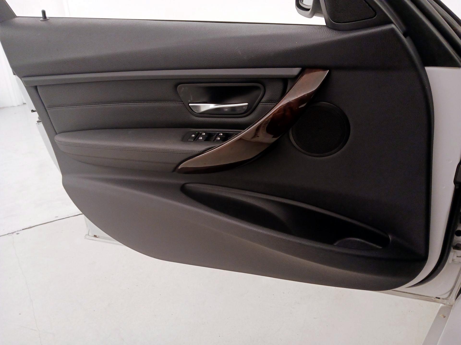Thumbnail: 2015 BMW 3 Series - 12