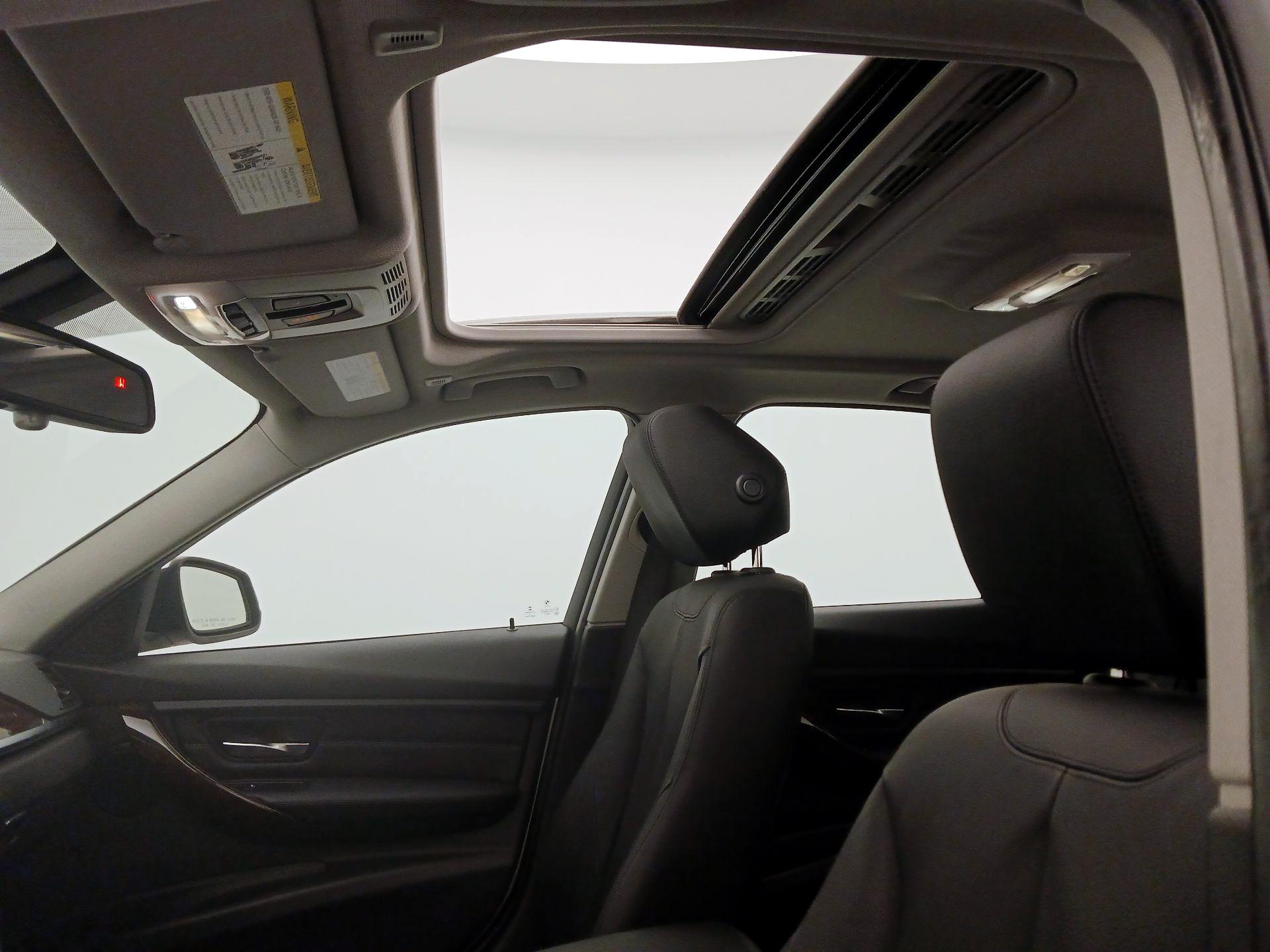 Thumbnail: 2015 BMW 3 Series - 20