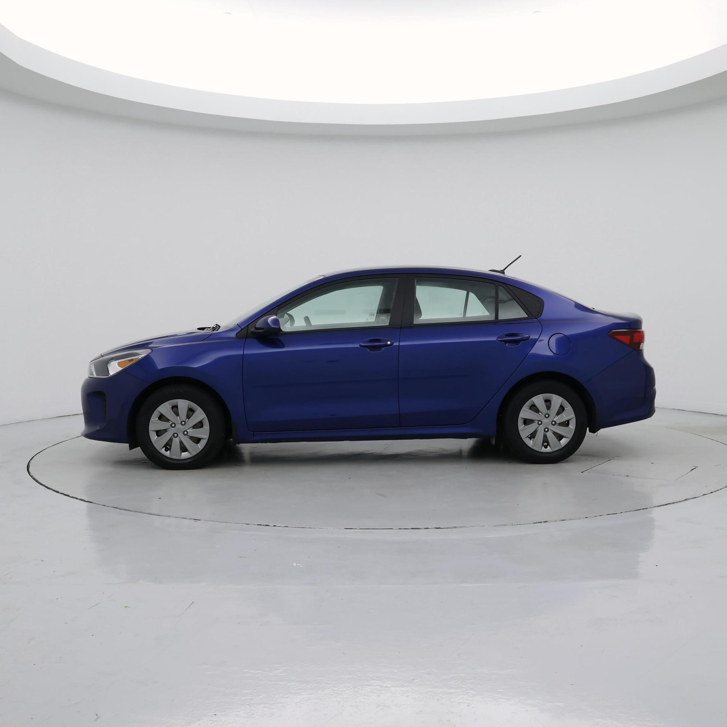 Thumbnail: 2020 Kia Rio - 3