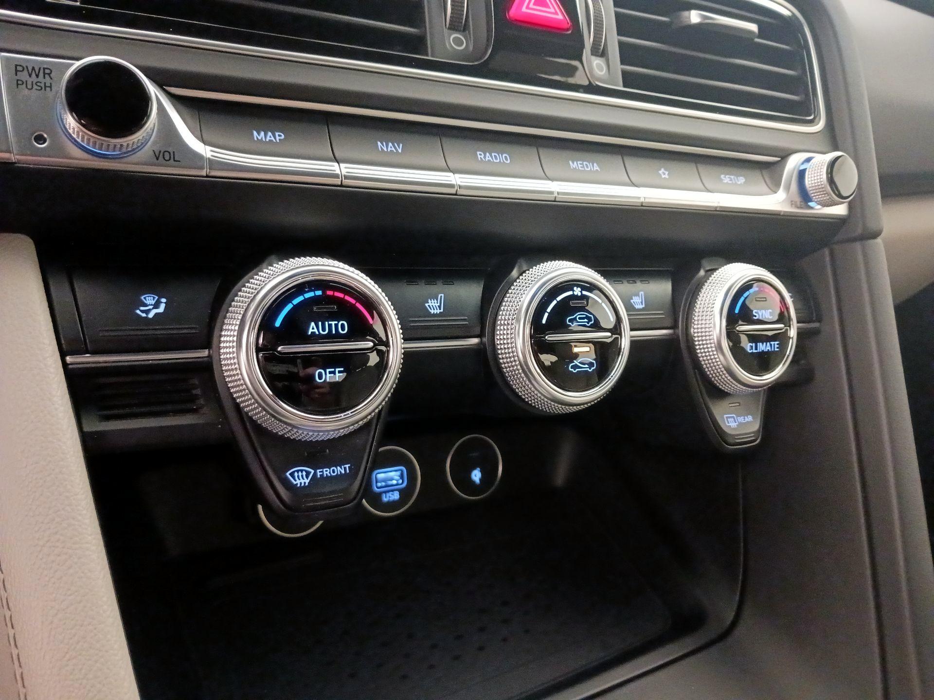 Thumbnail: 2022 Genesis G70 - 17