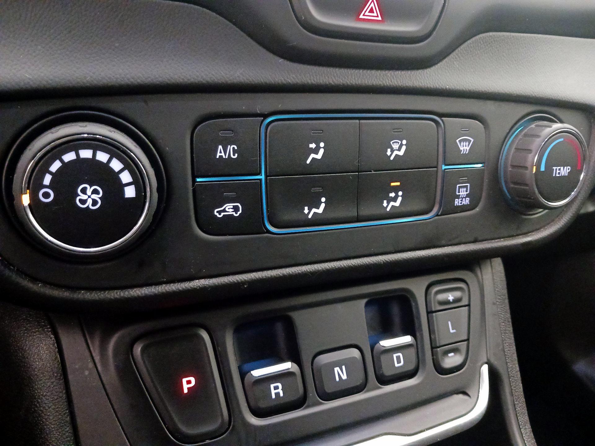Thumbnail: 2020 GMC Terrain - 16