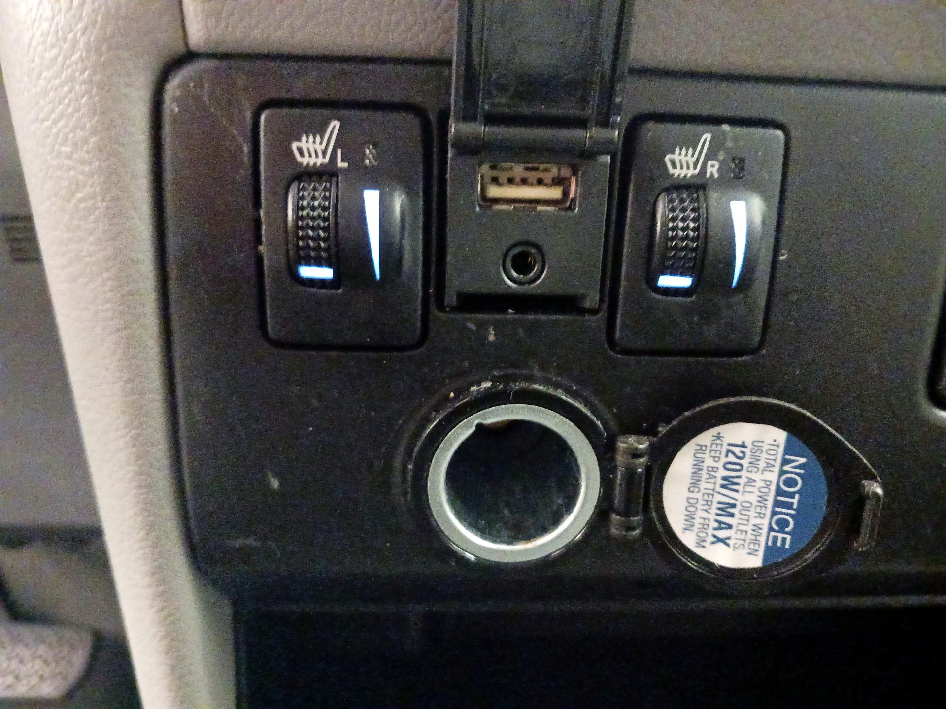 Thumbnail: 2018 Toyota Sienna - 17