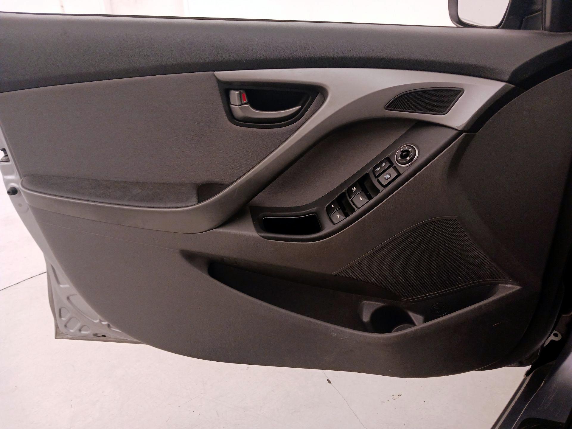 Thumbnail: 2015 Hyundai Elantra - 12