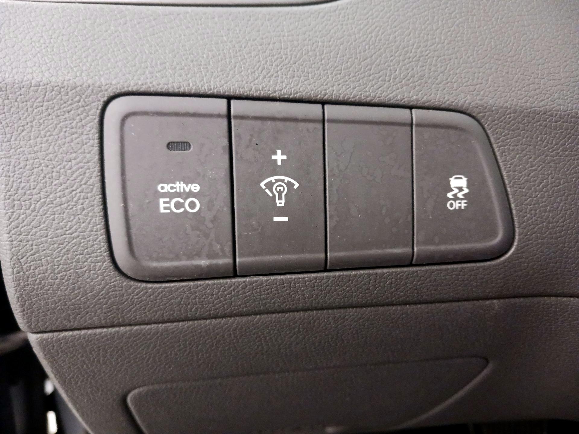Thumbnail: 2015 Hyundai Elantra - 13