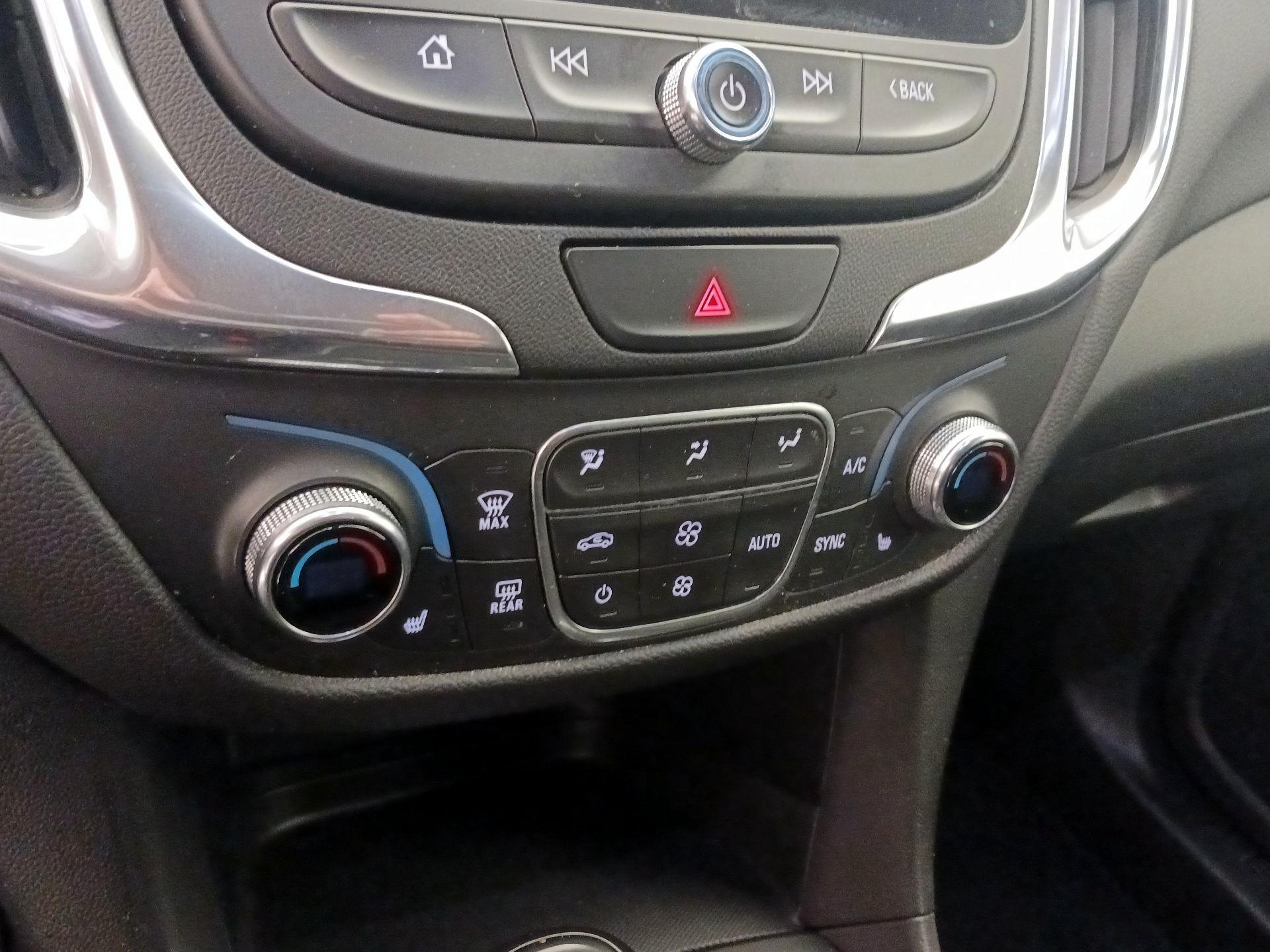 Thumbnail: 2020 Chevrolet Equinox - 17