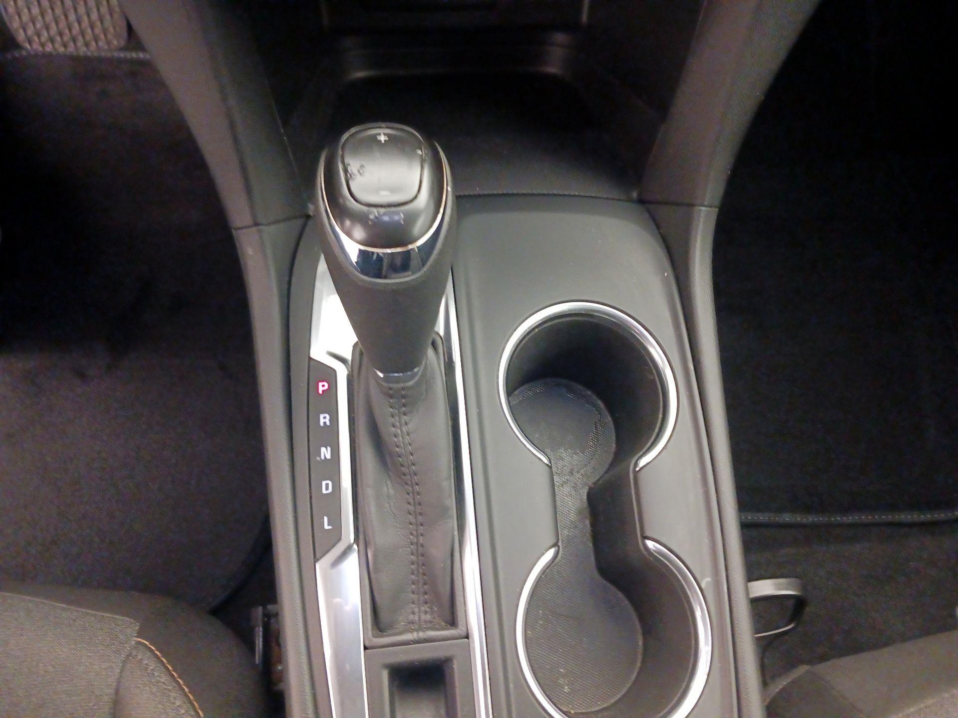 Thumbnail: 2020 Chevrolet Equinox - 18