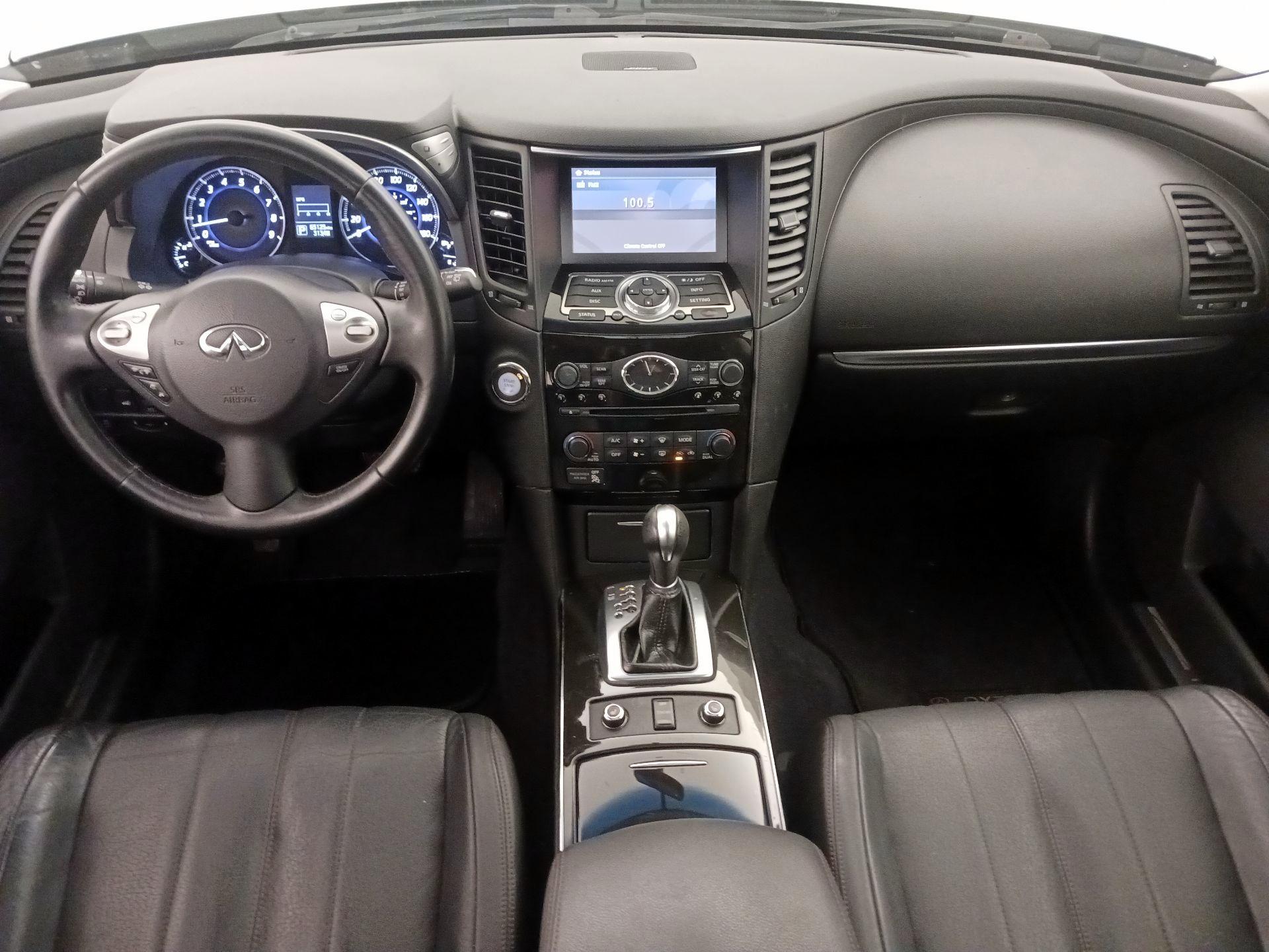 Thumbnail: 2017 INFINITI QX70 - 9