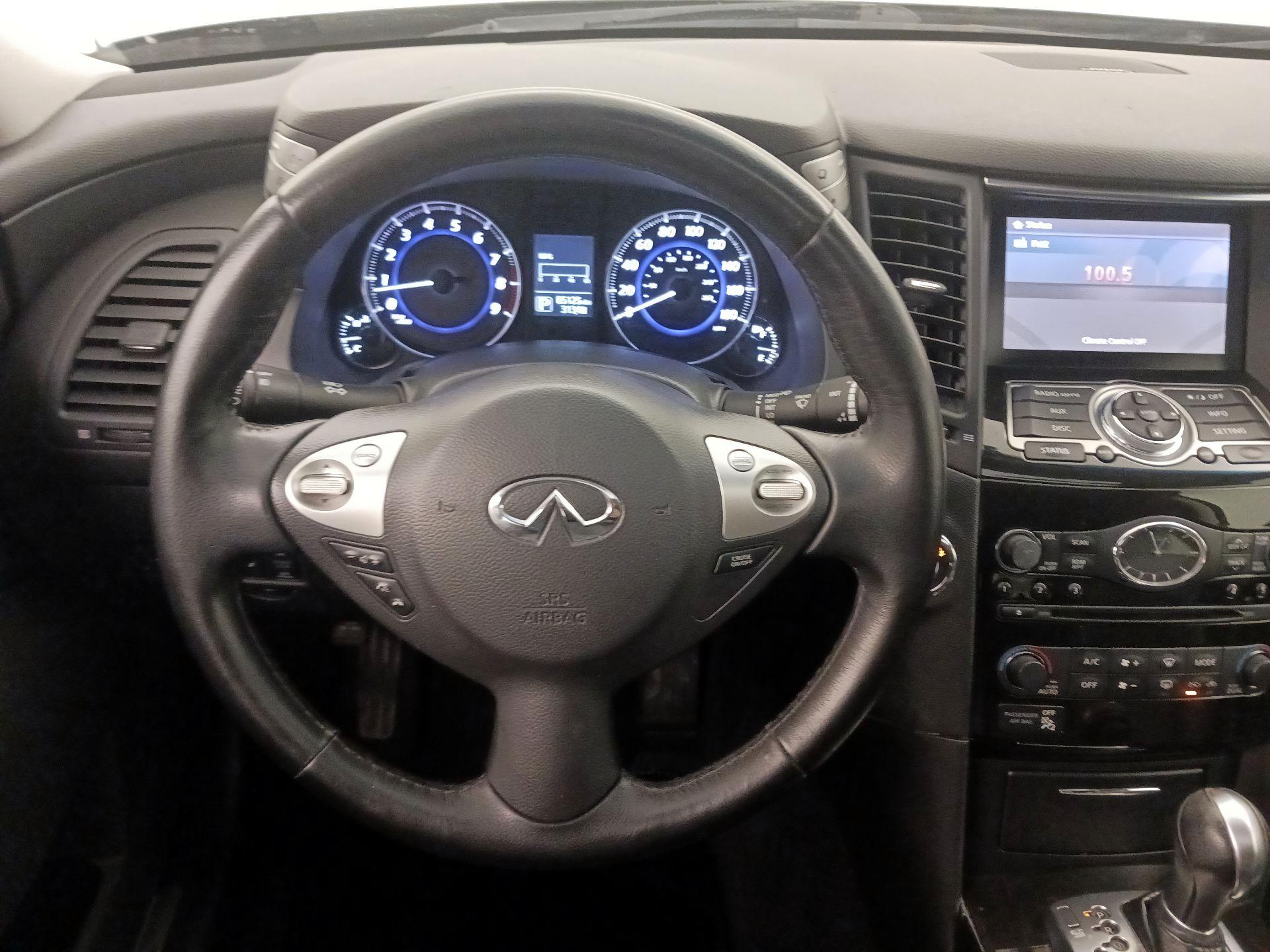 Thumbnail: 2017 INFINITI QX70 - 10
