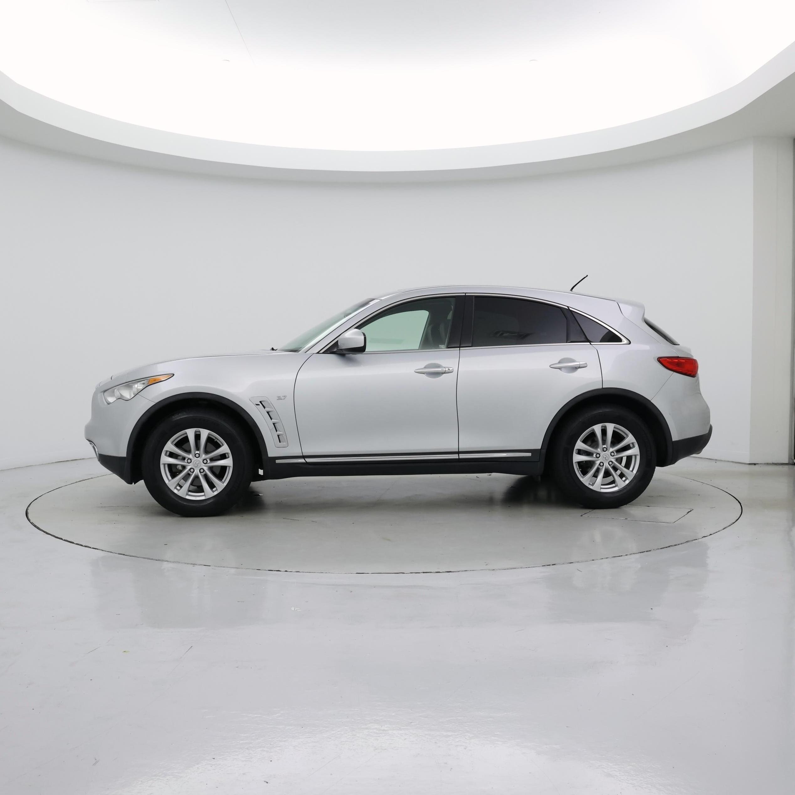 Thumbnail: 2017 INFINITI QX70 - 3