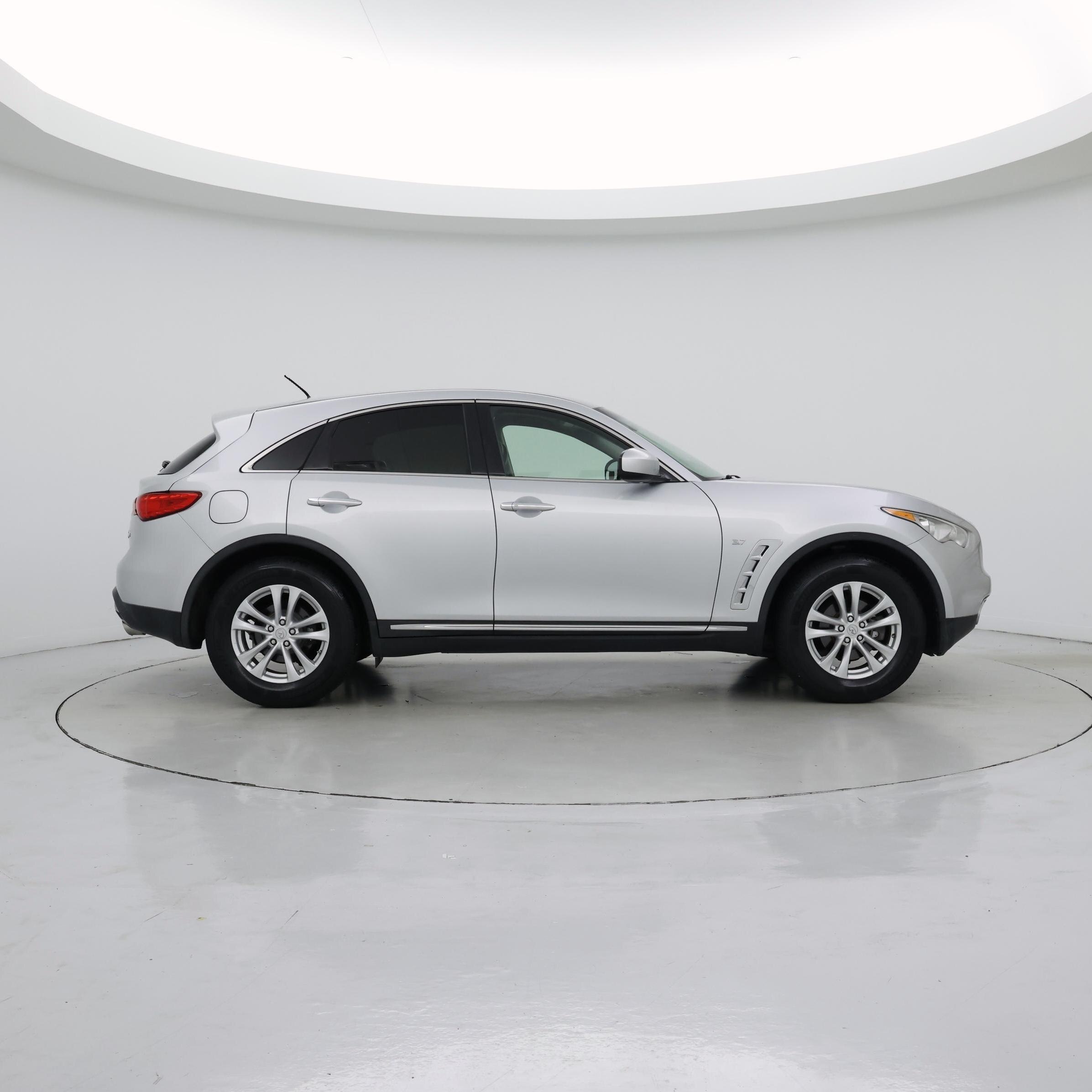 Thumbnail: 2017 INFINITI QX70 - 7