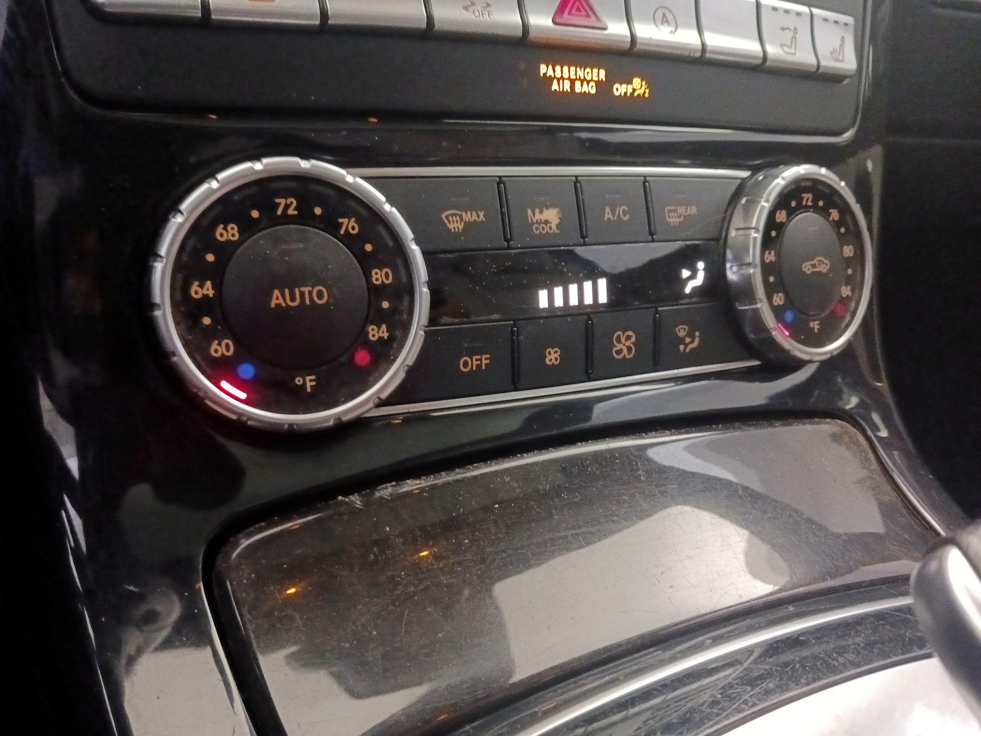 Thumbnail: 2016 Mercedes-Benz SLK - 16