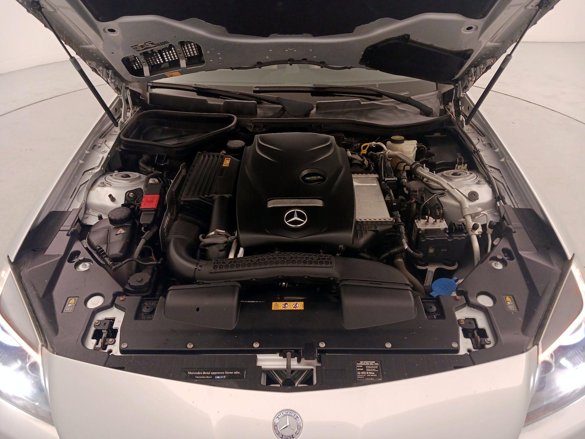 Thumbnail: 2016 Mercedes-Benz SLK - 20