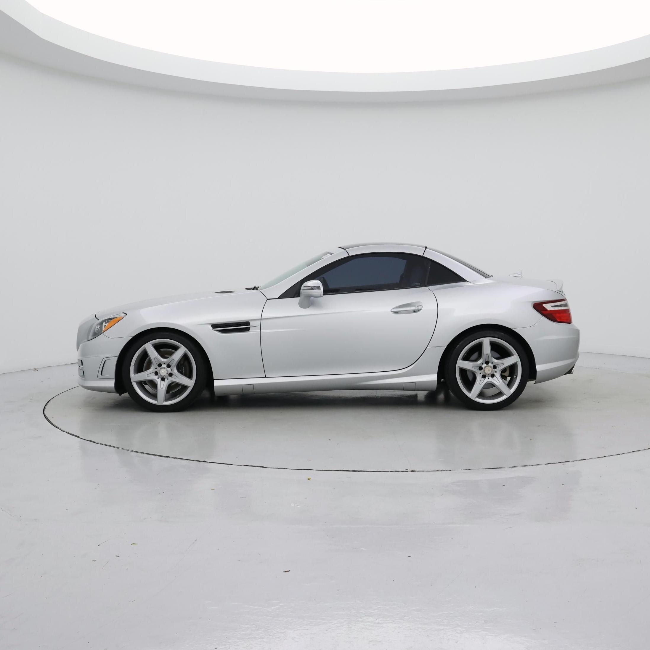 Thumbnail: 2016 Mercedes-Benz SLK - 3