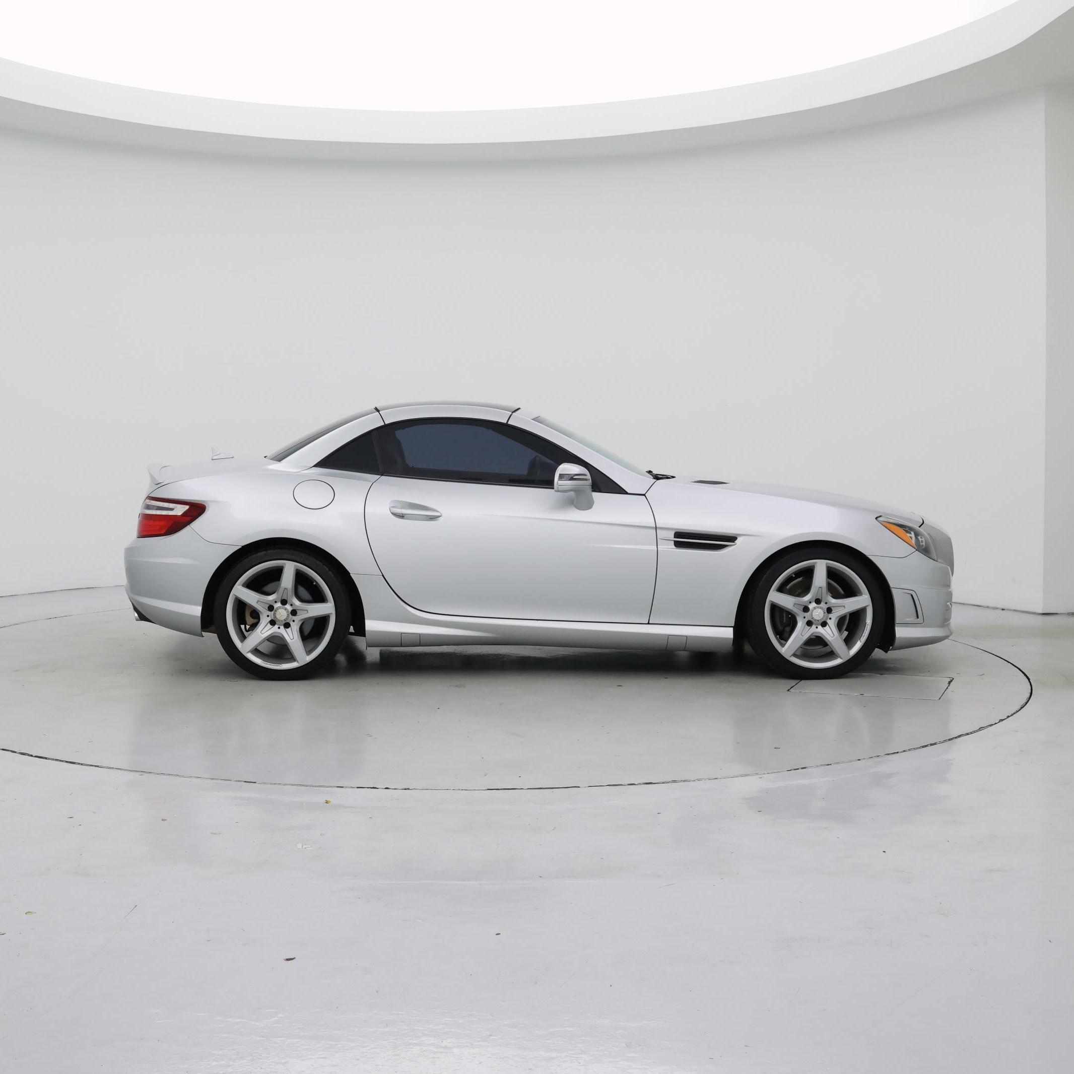 Thumbnail: 2016 Mercedes-Benz SLK - 7