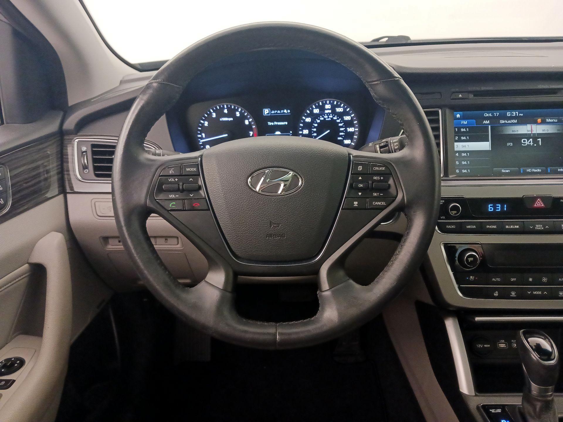 Thumbnail: 2015 Hyundai Sonata - 10